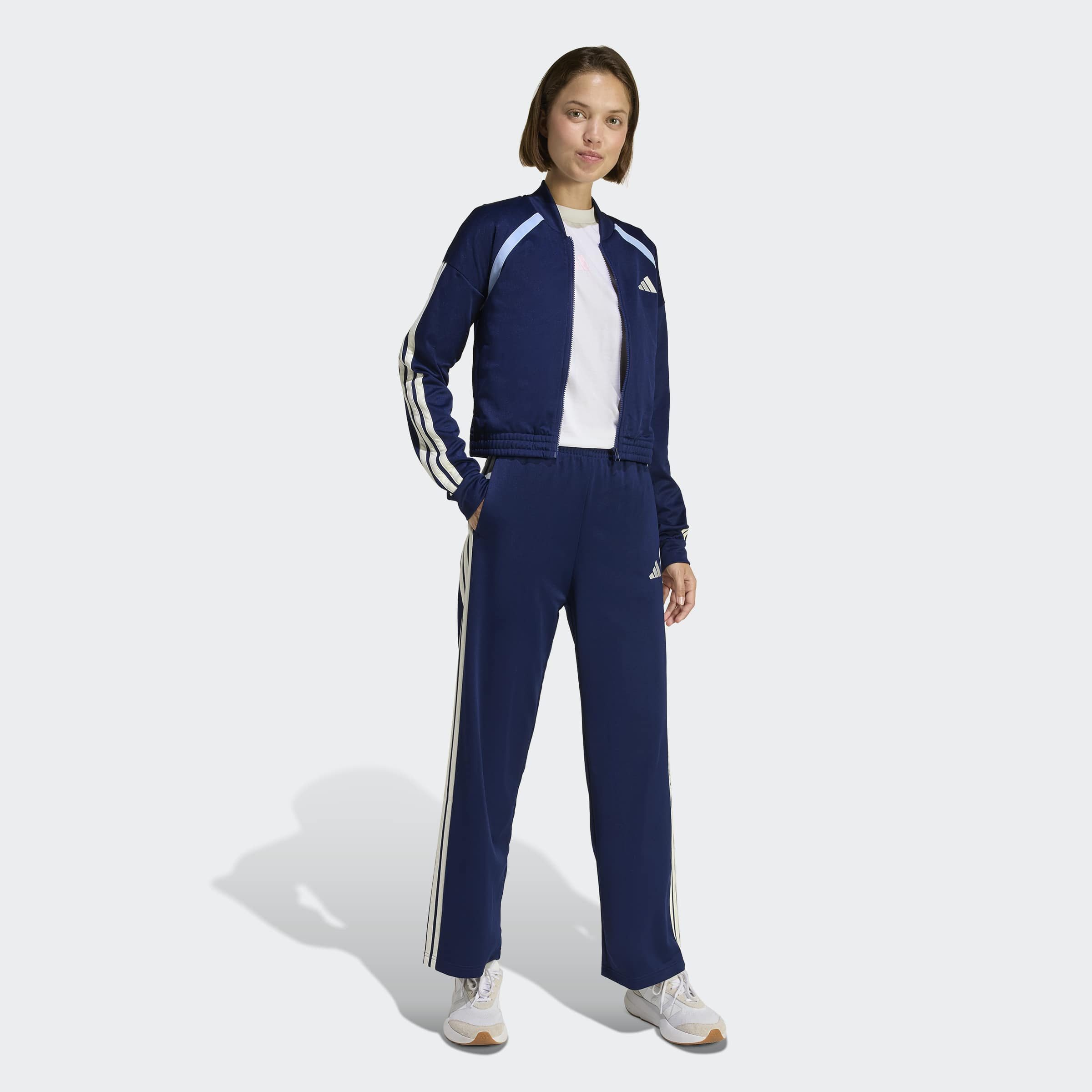adidas Sportswear Trainingsanzug W TEAMSPORT TS (2-tlg), Jacke schmal geschnitten; Hose regulär geschnitten, hoher Bund
