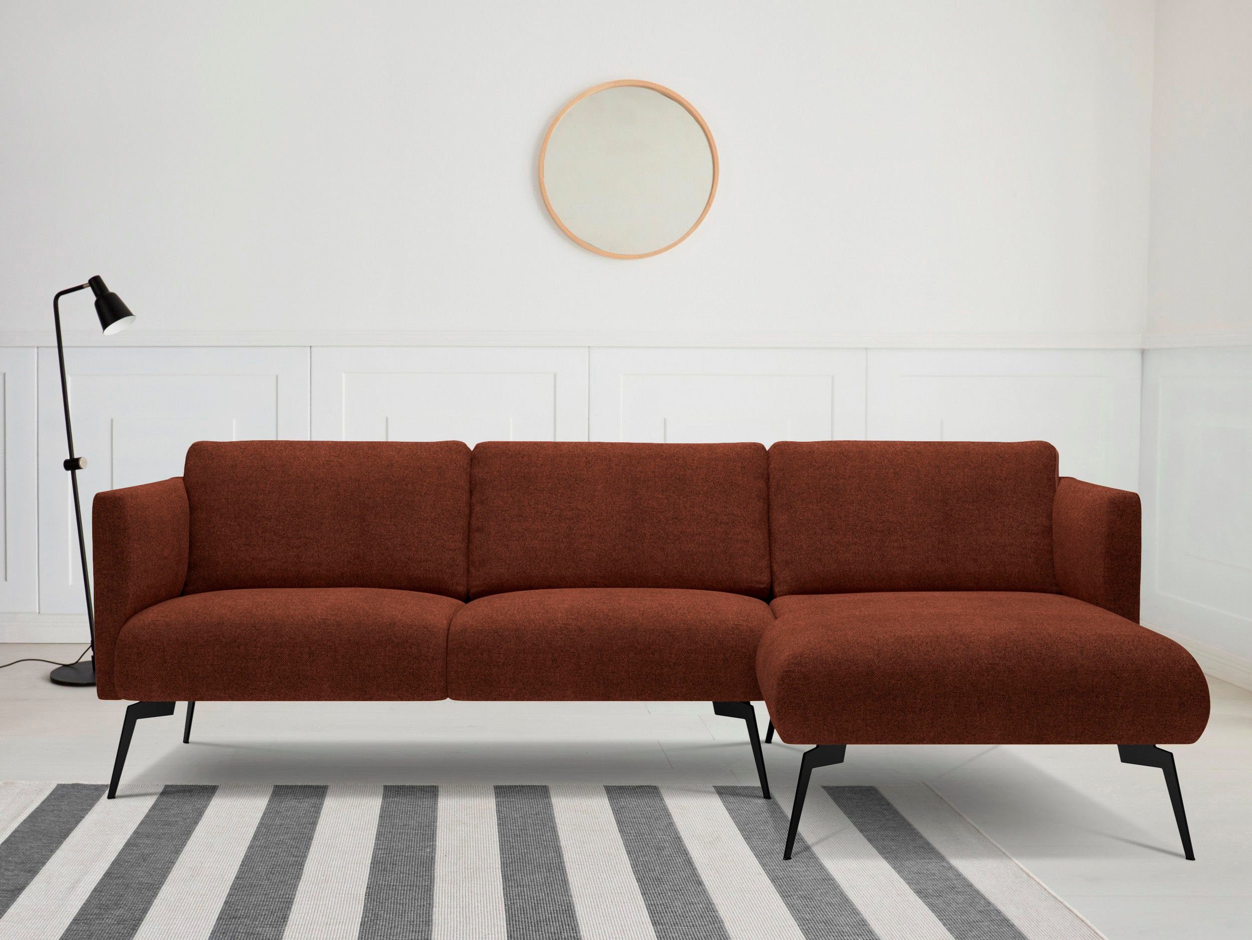 andas Ecksofa Horna, mit schwarzen Metallbeinen