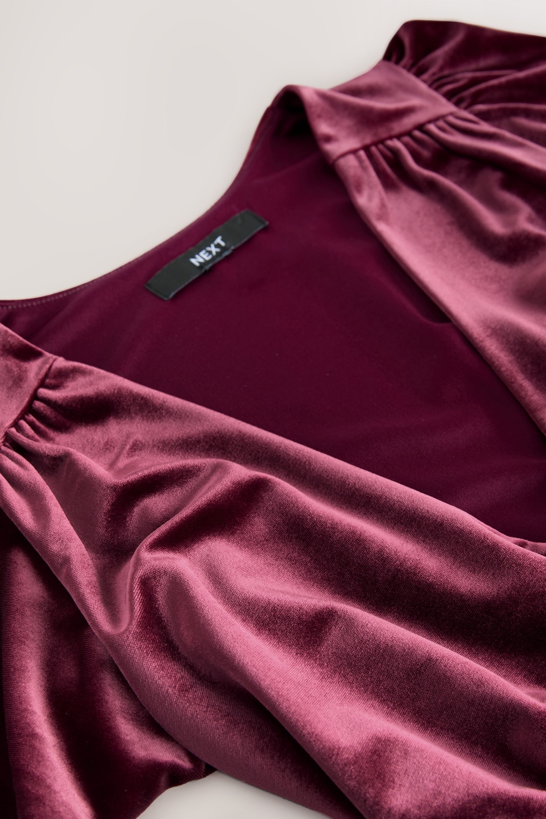 Next Samtkleid Maxikleid mit Flatterärmeln und Samt (1-tlg) günstig online kaufen