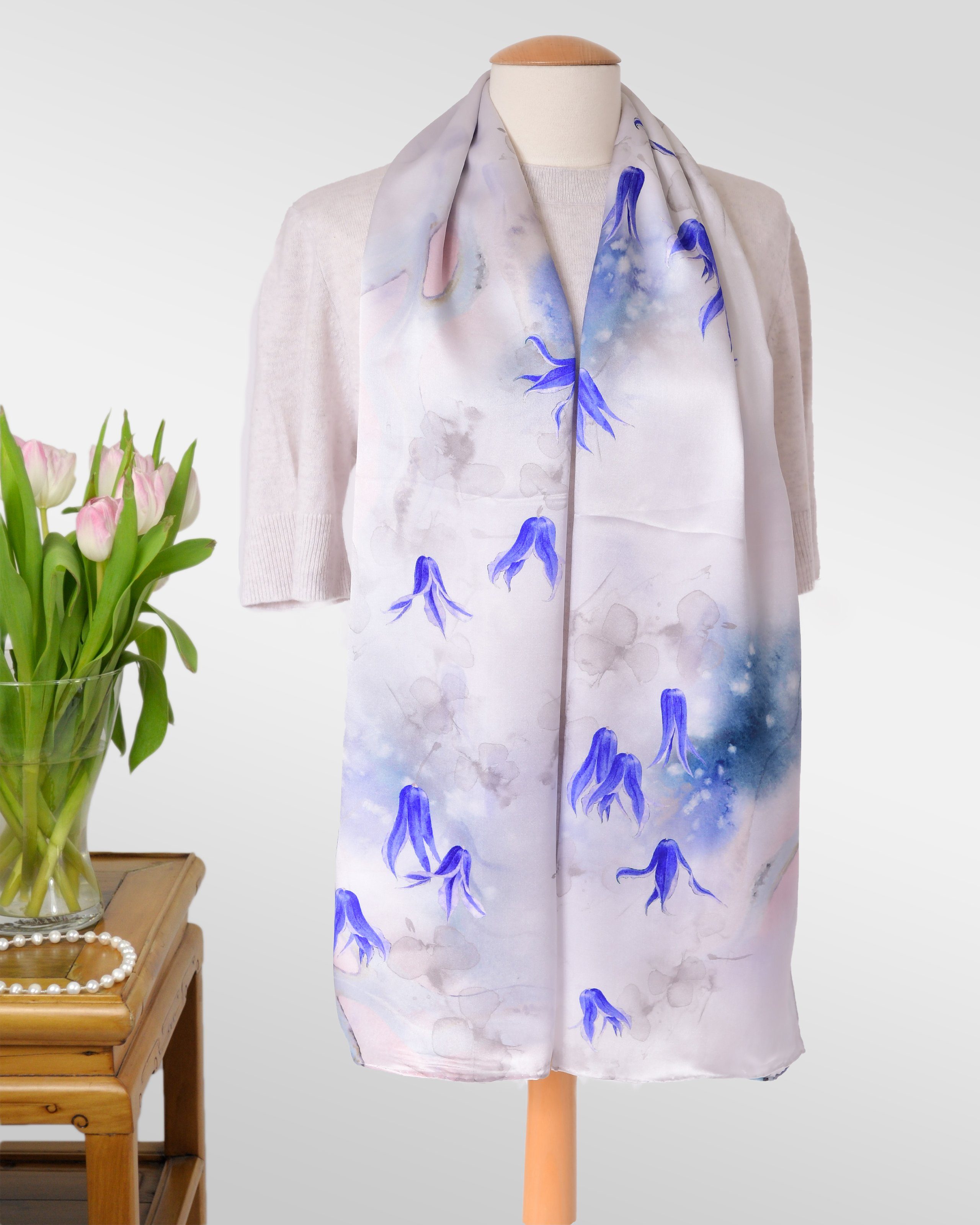 MayTree Seidenschal Magnolia Blau, 55 x 175 cm, leichter Damen-Schal,alljährig, (Stück), Seidentuch 100% Seide