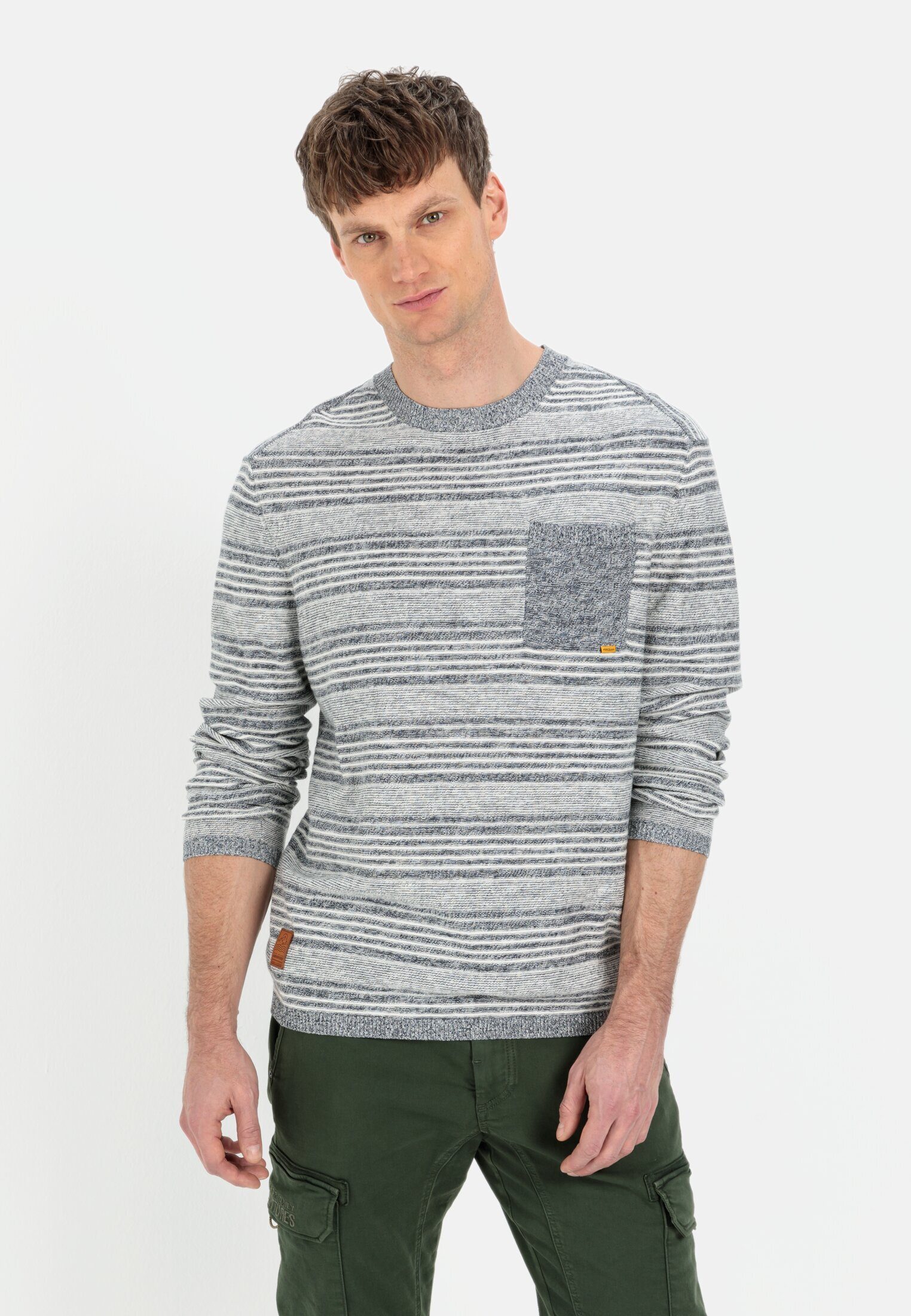 Strickpullover im Streifenmuster