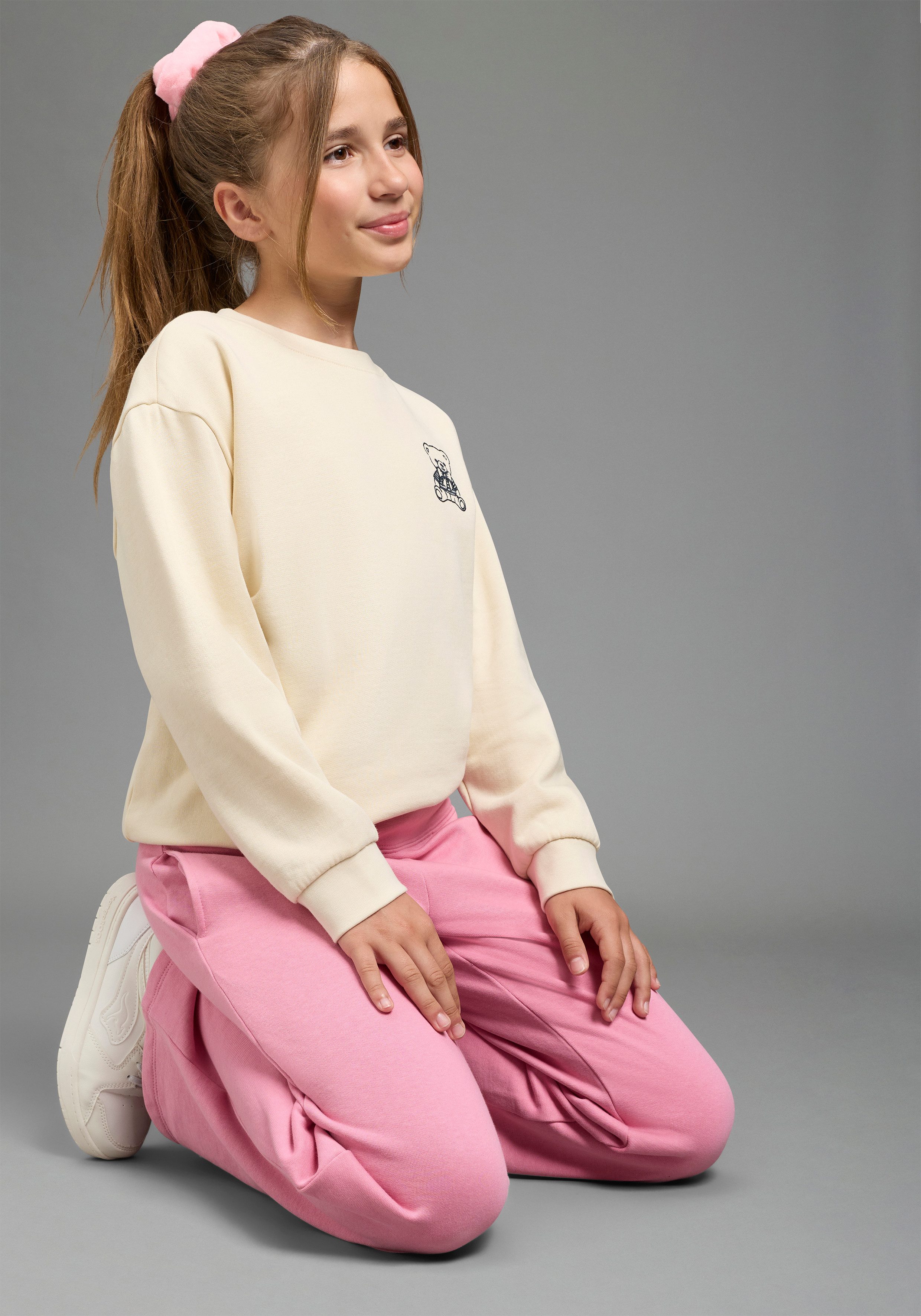 Zum Outfit 8