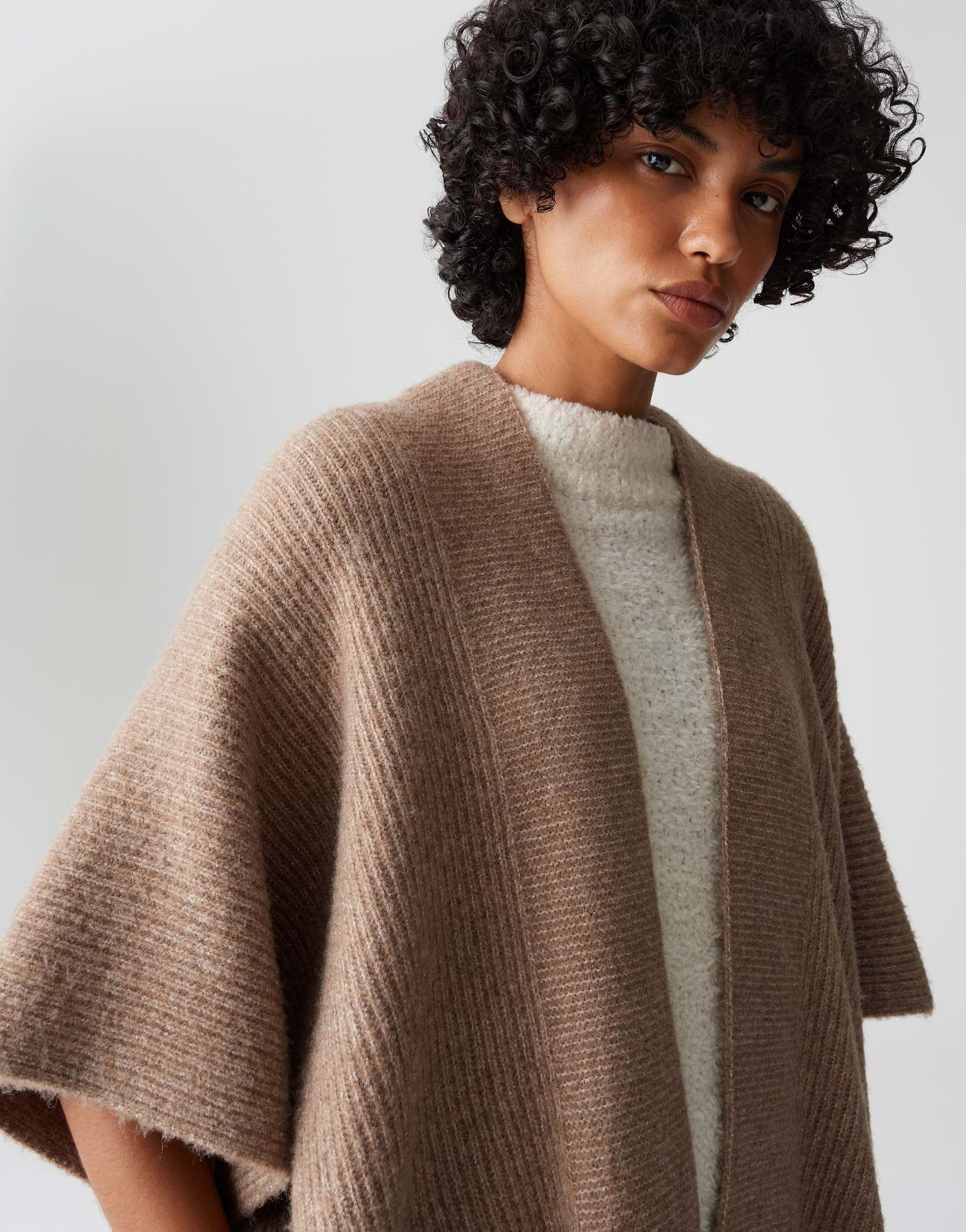 OPUS Cape ABLANKI mit Wolle ABLANKI Rippstrickcape mit Wolle one size, weicher Griff