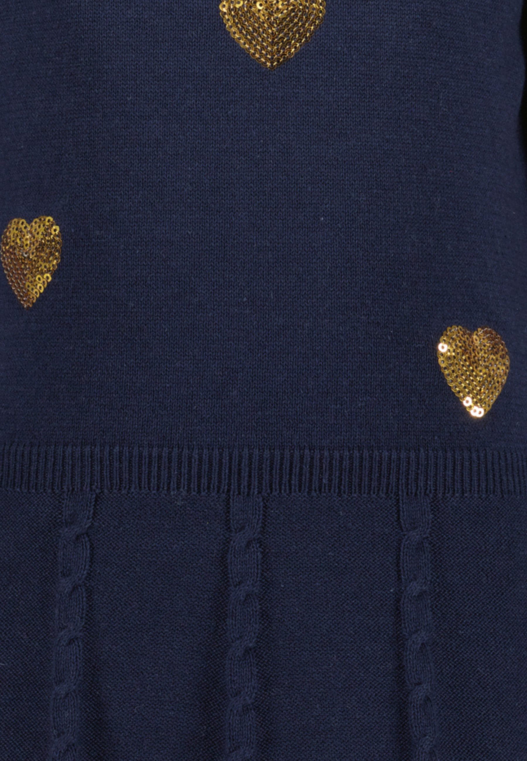 Blue Seven Strickkleid mit Zopfstrickdetails und süßen Kanten in Häkeloptik – Bild 4 von 4