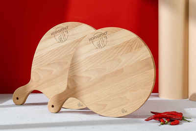 Konsimo Pizzaschneidebrett LESTE Rundes Pizzaschneidebrett-Set, Massivholz, Buchenholz, (2 Stück, Maße: 45x2x32 cm, 2-St), hergestellt in der EU, 2-er Set, mit Griff, Handarbeit