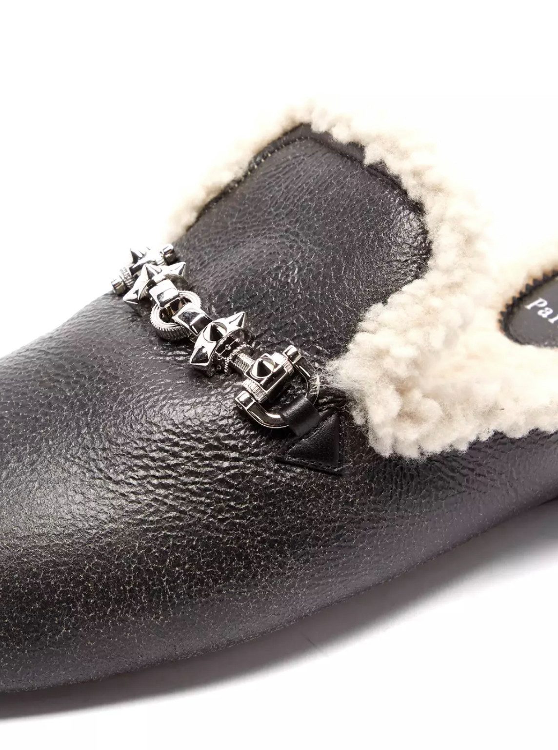 CHRISTIAN LOUBOUTIN Woolito Swing Pantoletten Loafers Schuhe Slipper Luxuriöses Lammfell, Cracked-Effect Nappa, Silberfarbene Metallkette