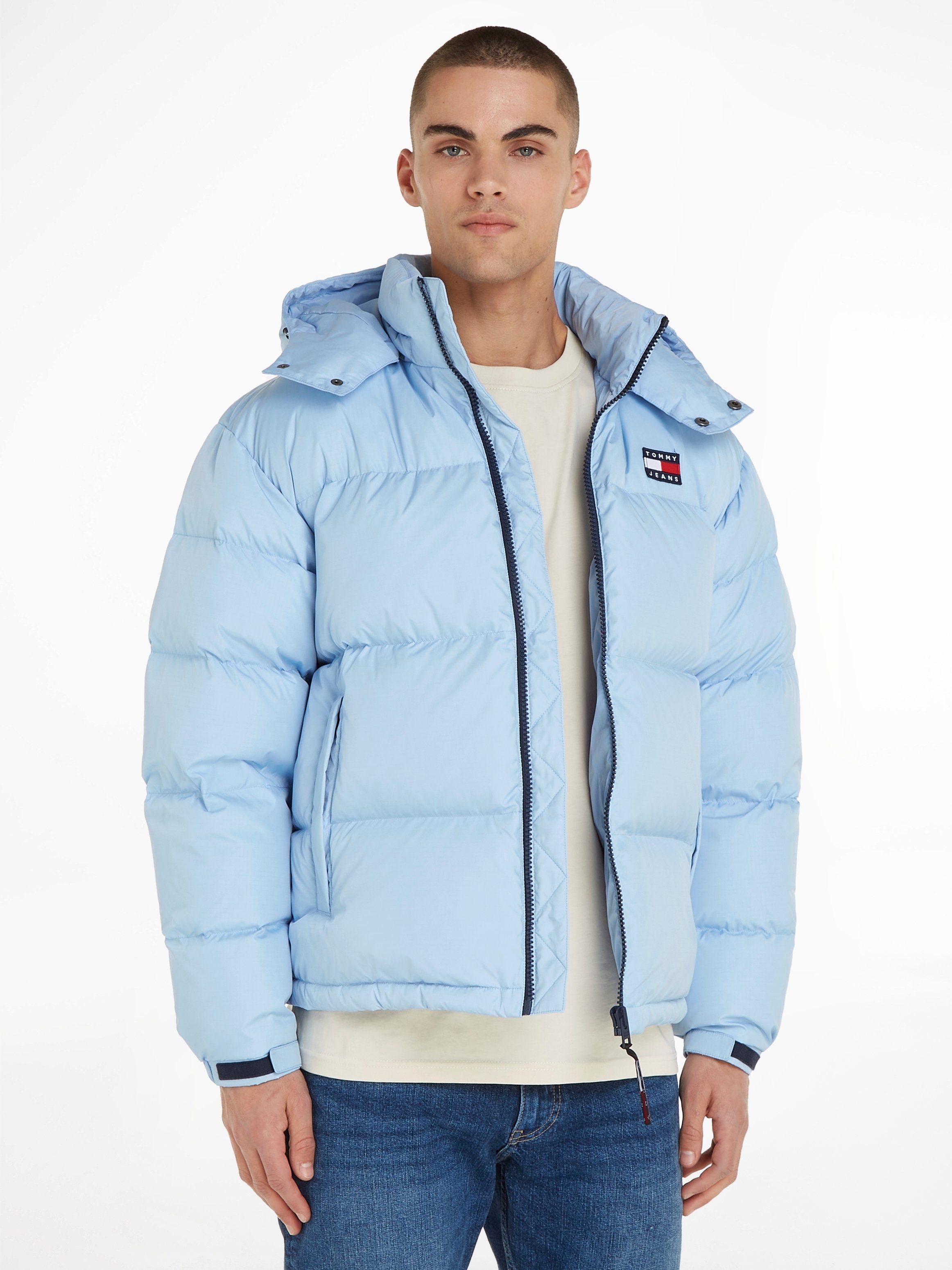 Tommy Jeans Steppjacke TJM ALASKA PUFFER mit Markenlabel