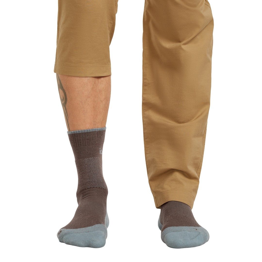 Icebreaker Wandersocken Crew Hike+ Medium (Merinowolle, strapazierfähig, leicht) burgund/blau