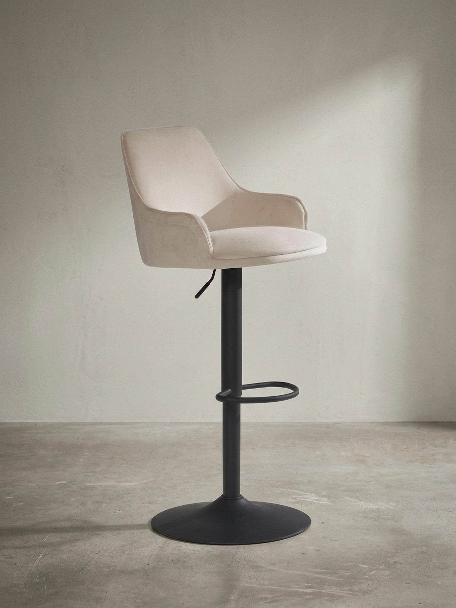 KADIMA DESIGN Barhocker Barhocker Samt Beige Hocker mit Lehne 86 - 106 cm, Küchenhocker (Metall-Trompetenfuß, Bistrohocker Gepolstert mit Armlehne), Höhenverstellbar Modern 100 kg, Barstuhl Tresenhocker mit