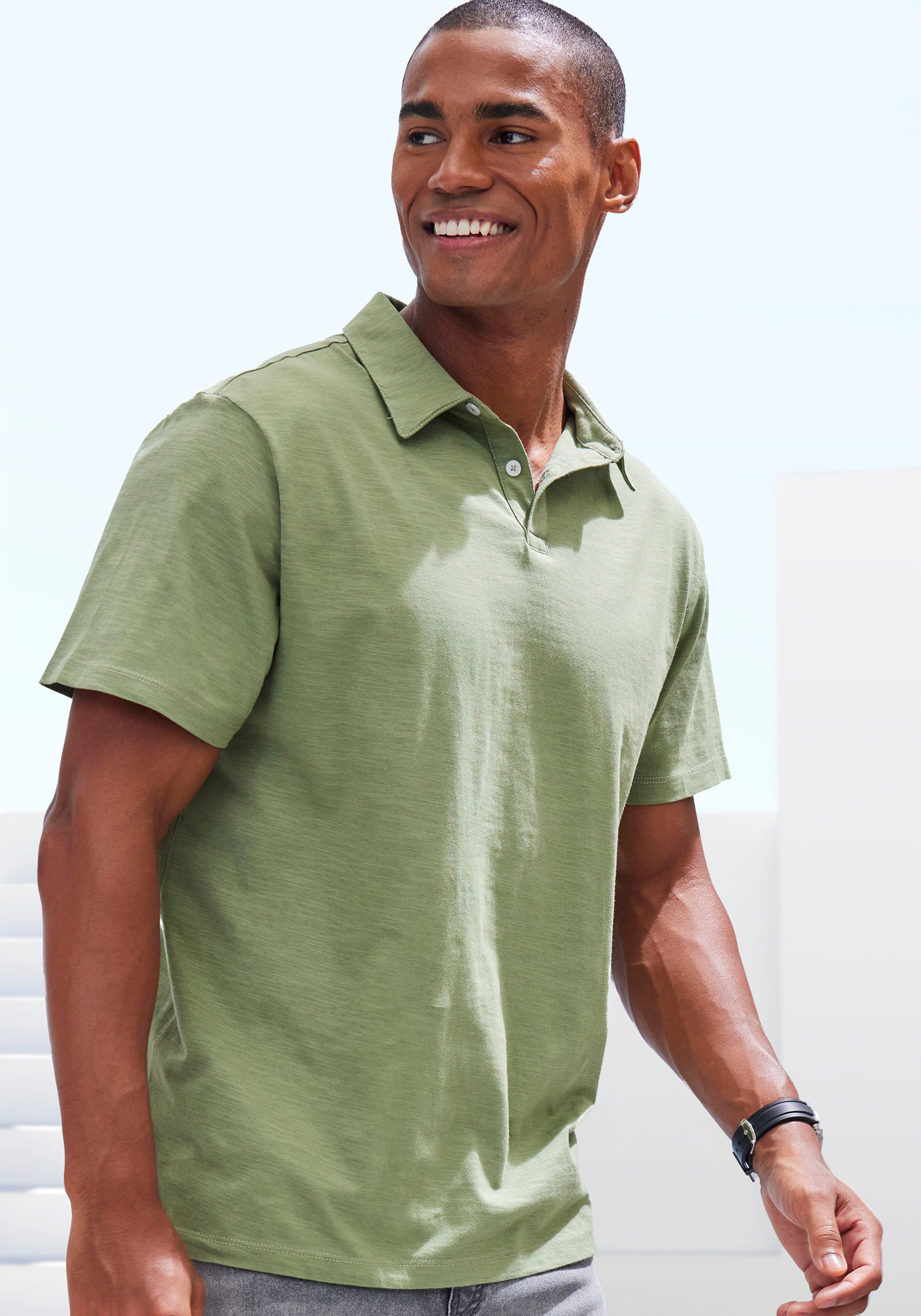 John Devin Poloshirt mit Slub-Garn Struktur aus leichter, strukturierter Baumwollqualität. € 14,99, (€ 14,99 pro 1 Stk).