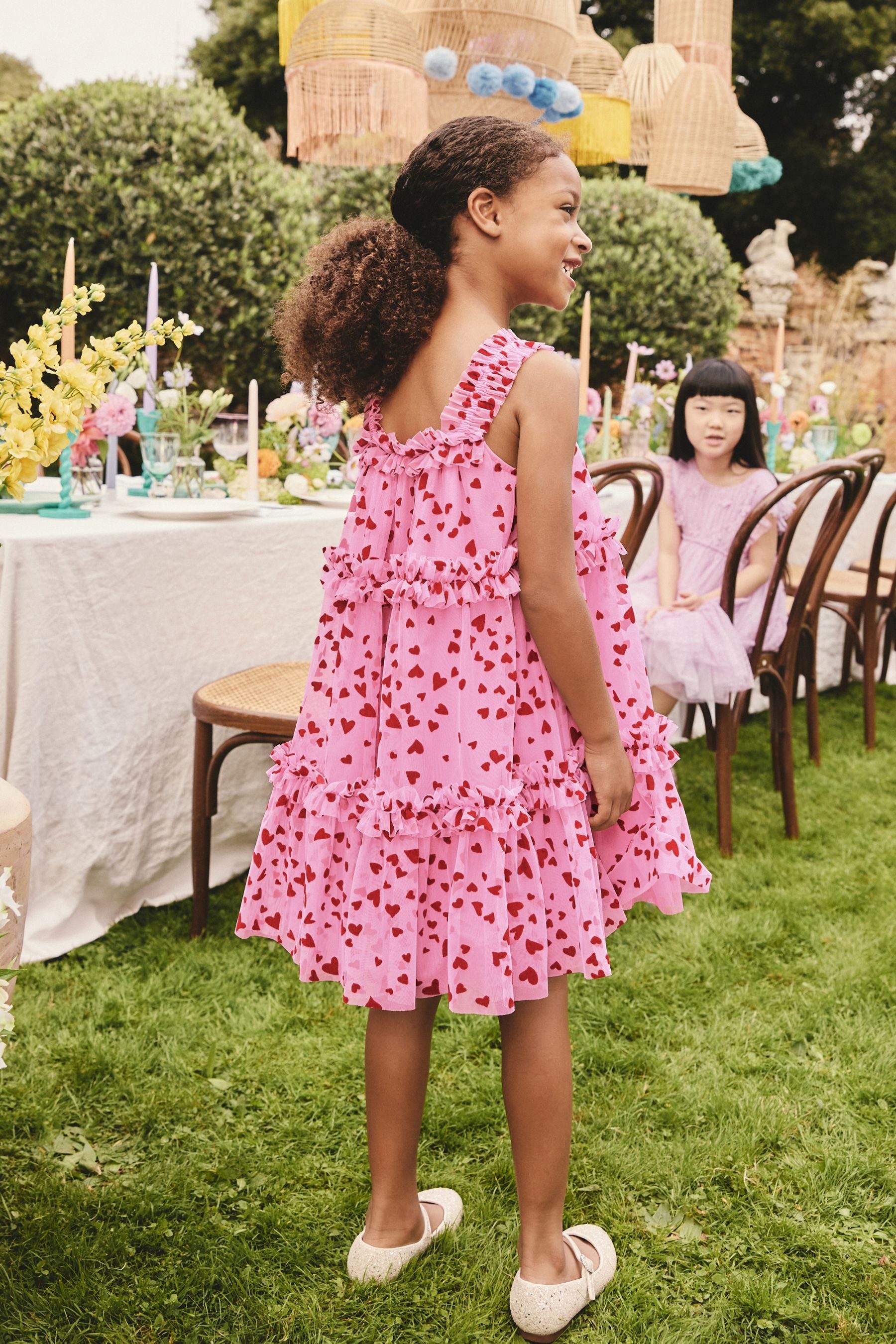 Next Partykleid Gestuftes Partykleid mit Mesh und Herz (1-tlg)