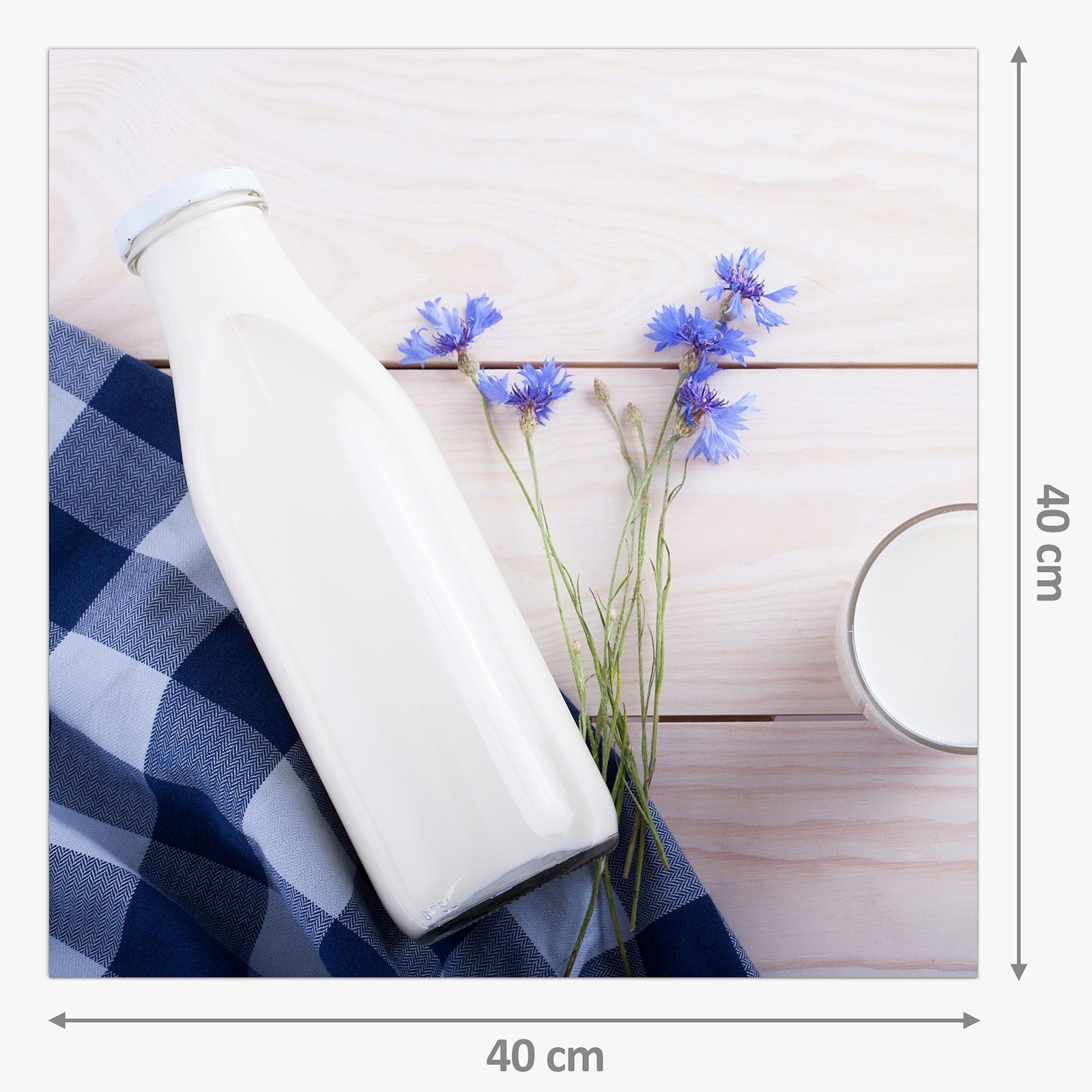 Primedeco Küchenrückwand Spritzschutz Glas Holztisch auf Milchflasche