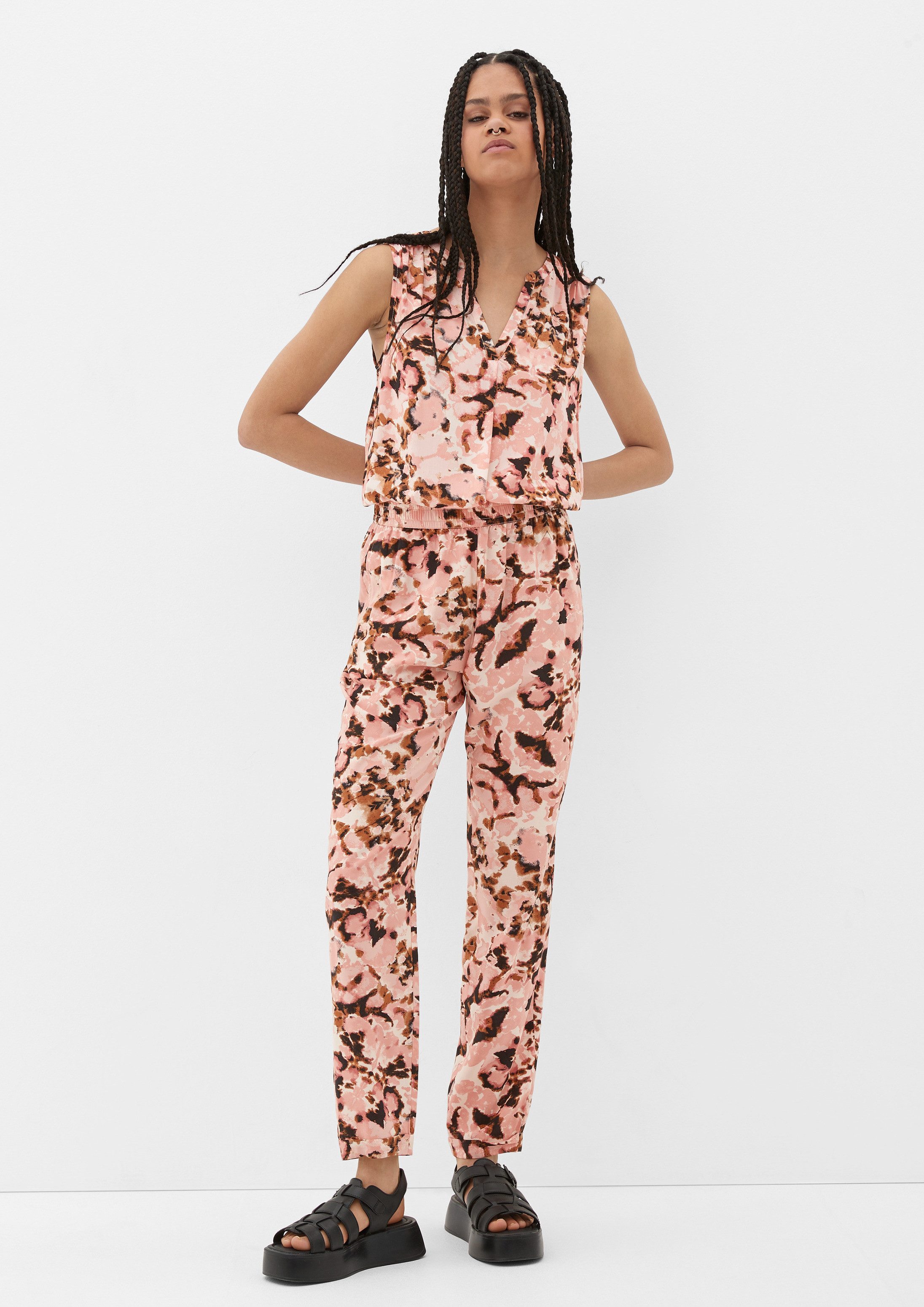 QS Chinos Hose Loose: Hose mit Allover-Print