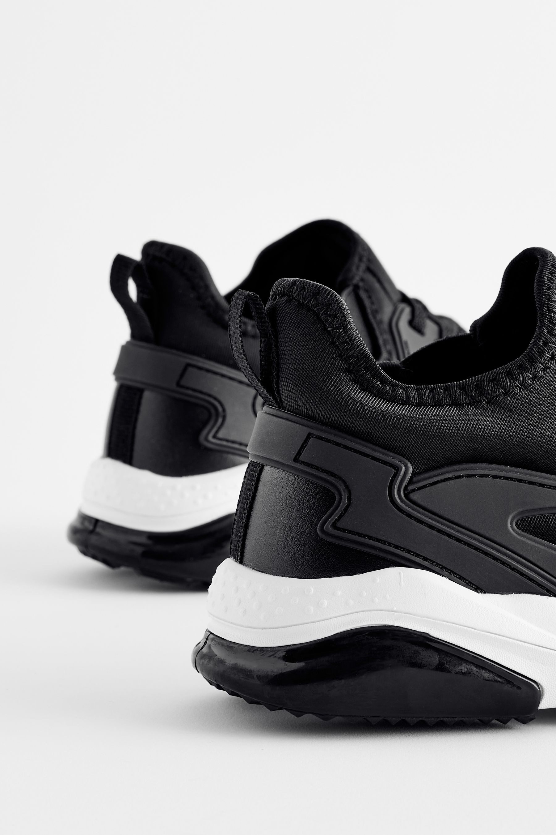 Next Elastischer Sportschuh mit Schnürung Sneaker (1-tlg)