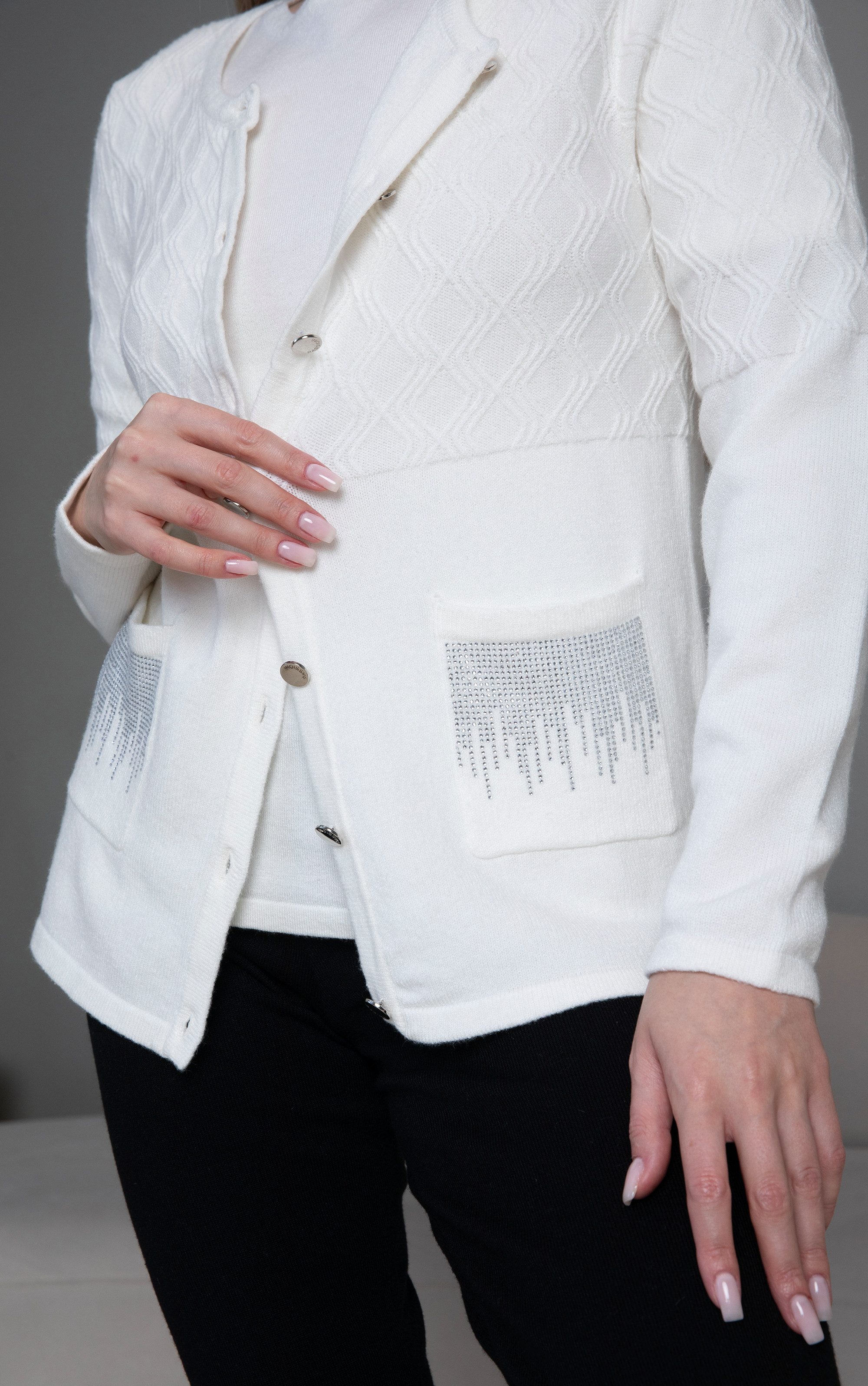 Passioni Strickjacke Twinset mit Rautenmuster und Strass Details – Bild 4 von 5