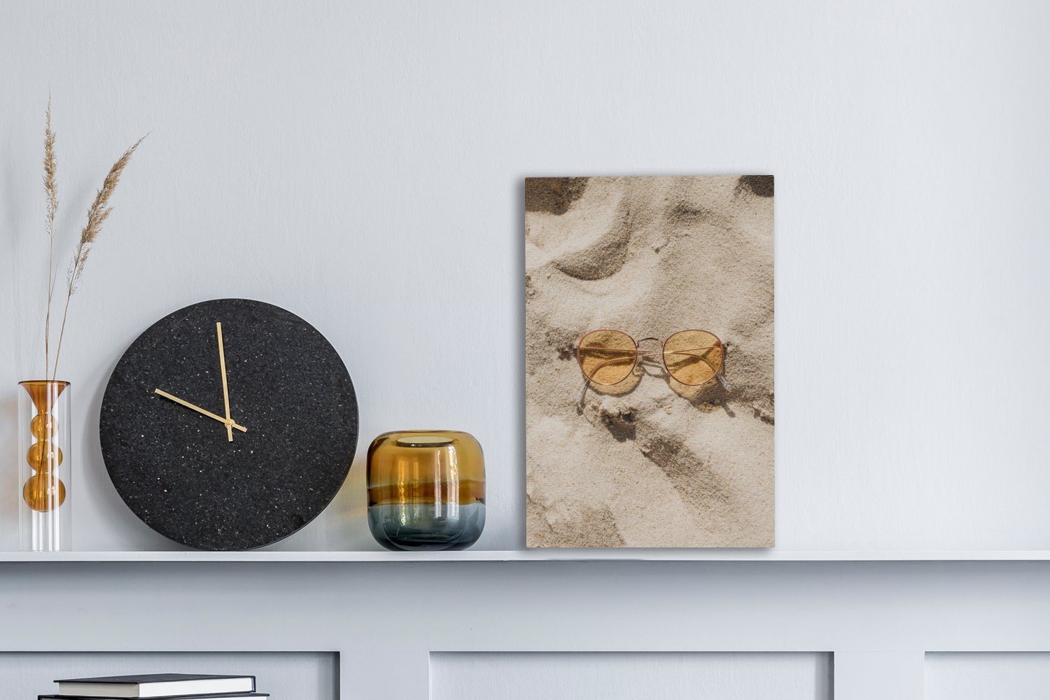 Zackenaufhänger, fertig 20x30 Sand cm St), Orange, (1 Leinwandbild inkl. - - Sonnenbrille bespannt Leinwandbild OneMillionCanvasses® Gemälde,