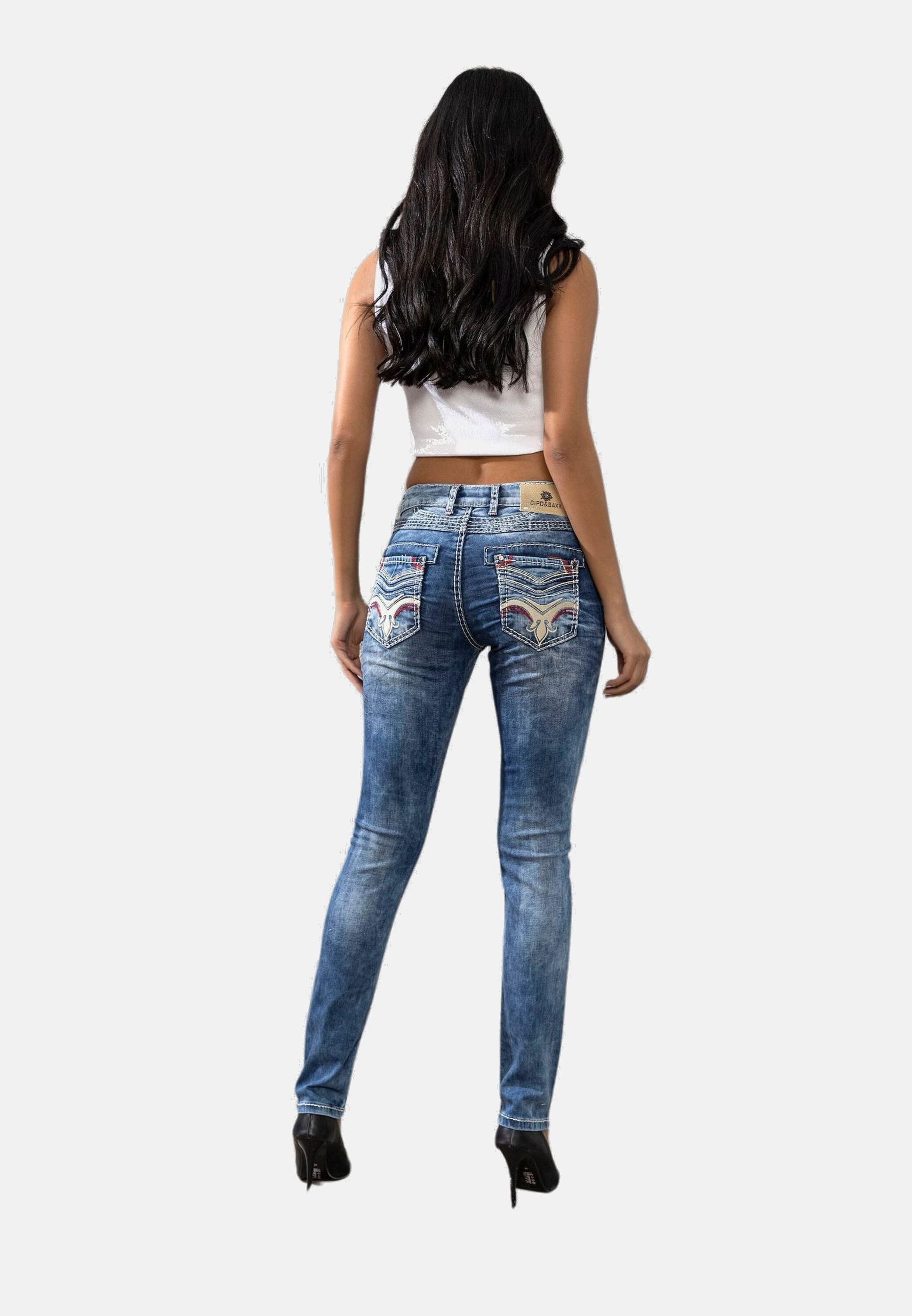 Cipo & Baxx Slim-fit-Jeans Jeans mit angesagten Used-Elementen, WD442