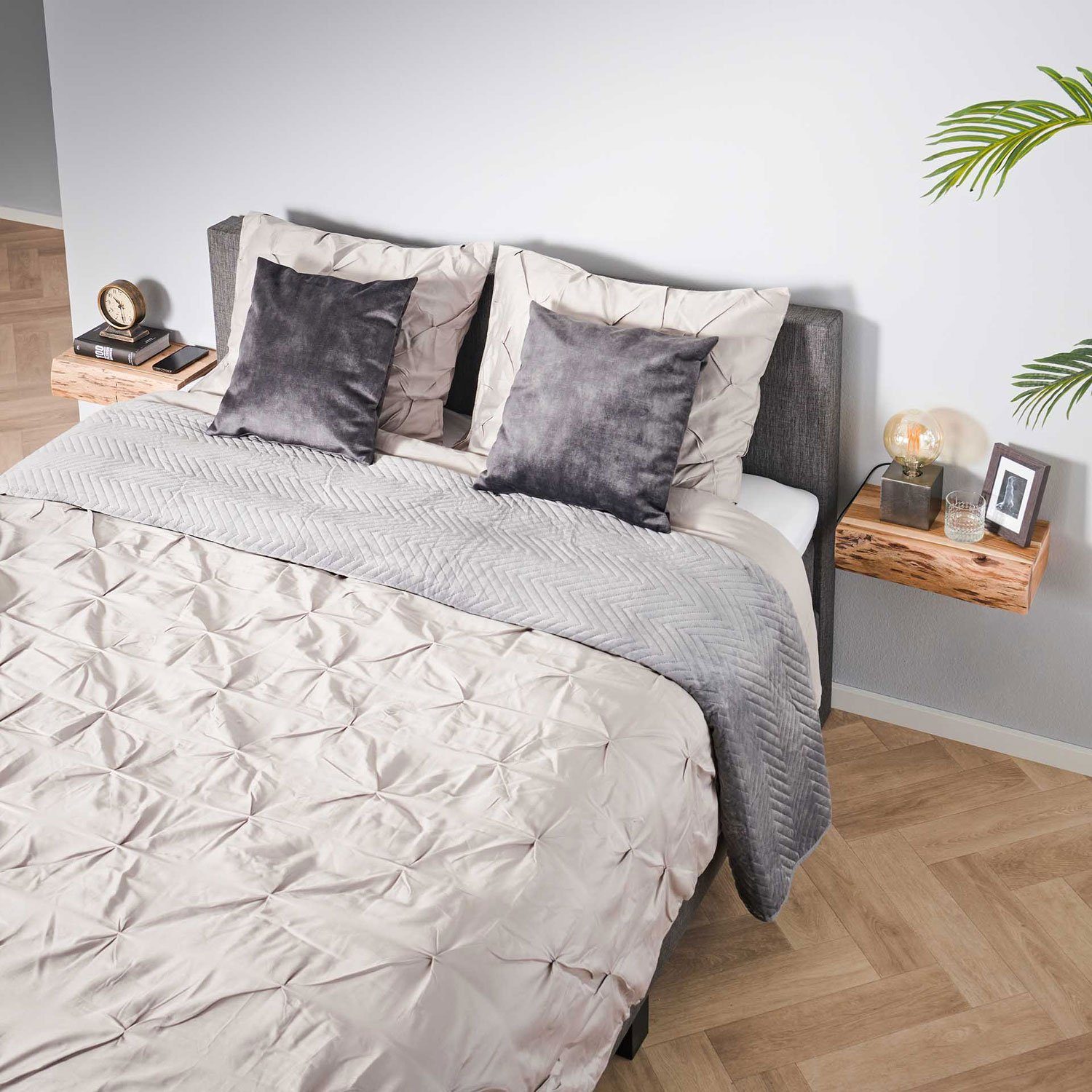 Maison ESTO Nachttisch 2er Set Nachttisch Baumstamm hängend (2er-Set), Baumstamm-Optik