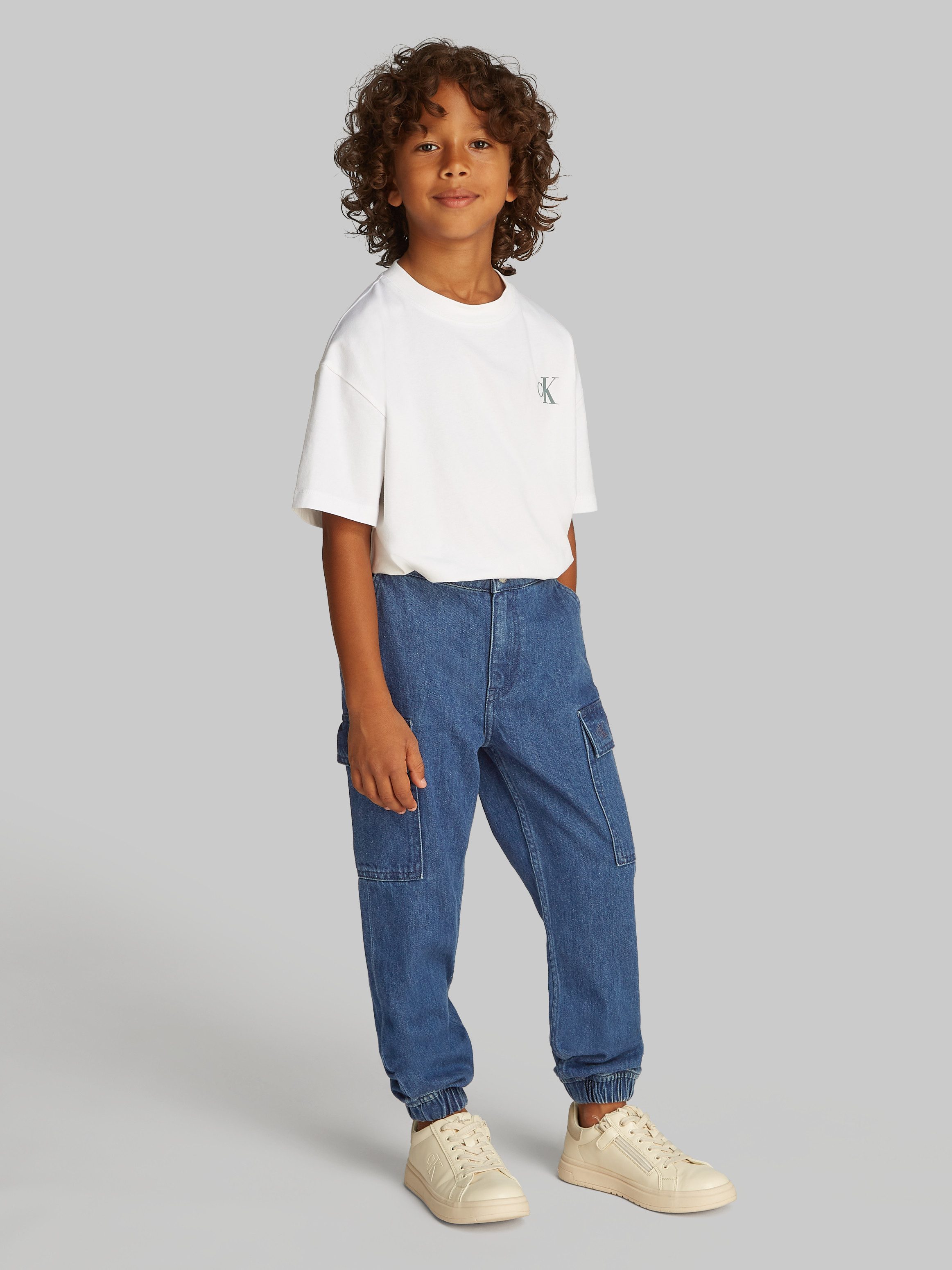 Calvin Klein Jeans Jogginghose VIBRANT BLUE DENIM JOGGER mit Cargotaschen