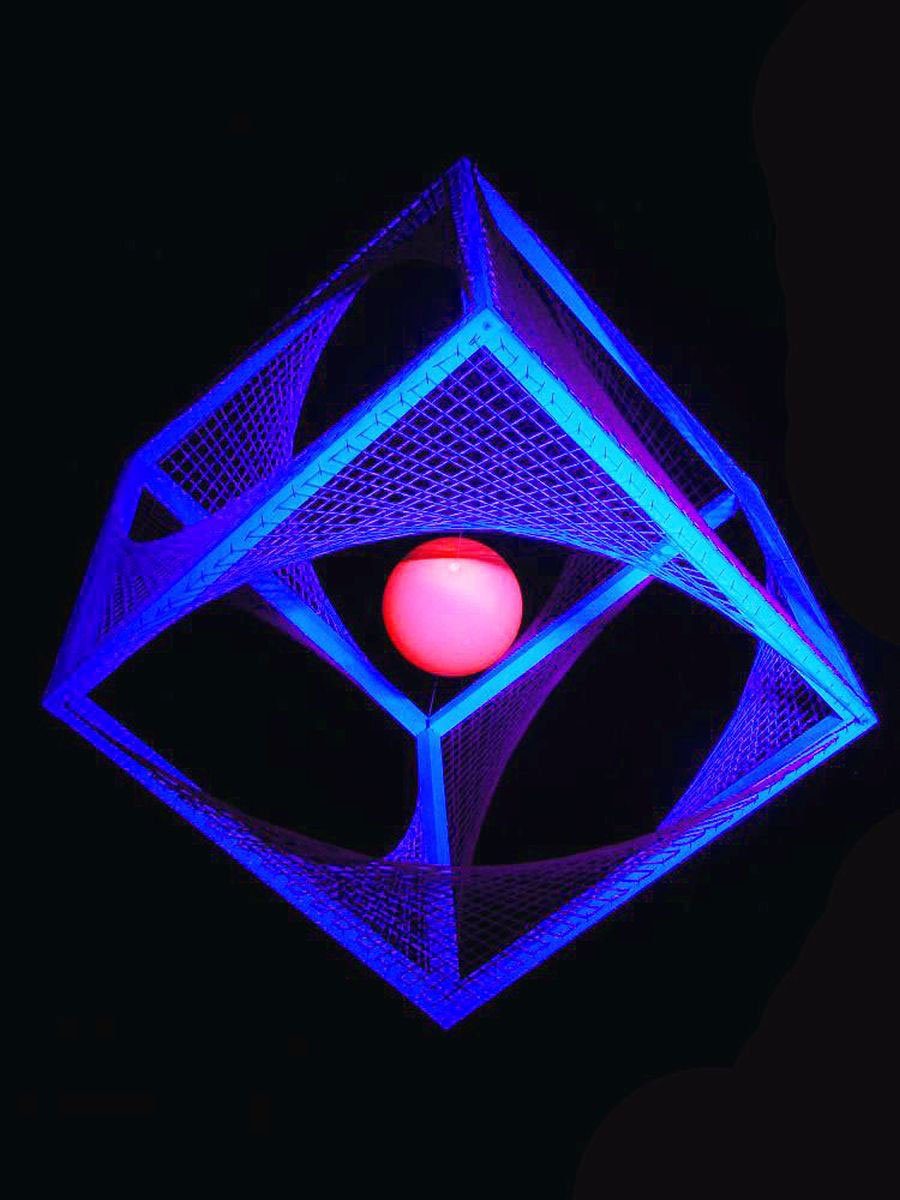 Schwarzlicht "Pink 3D PSYWORK StringArt leuchtet Würfel 55cm, Universe", unter Dekoobjekt UV-aktiv, Schwarzlicht Fadendeko