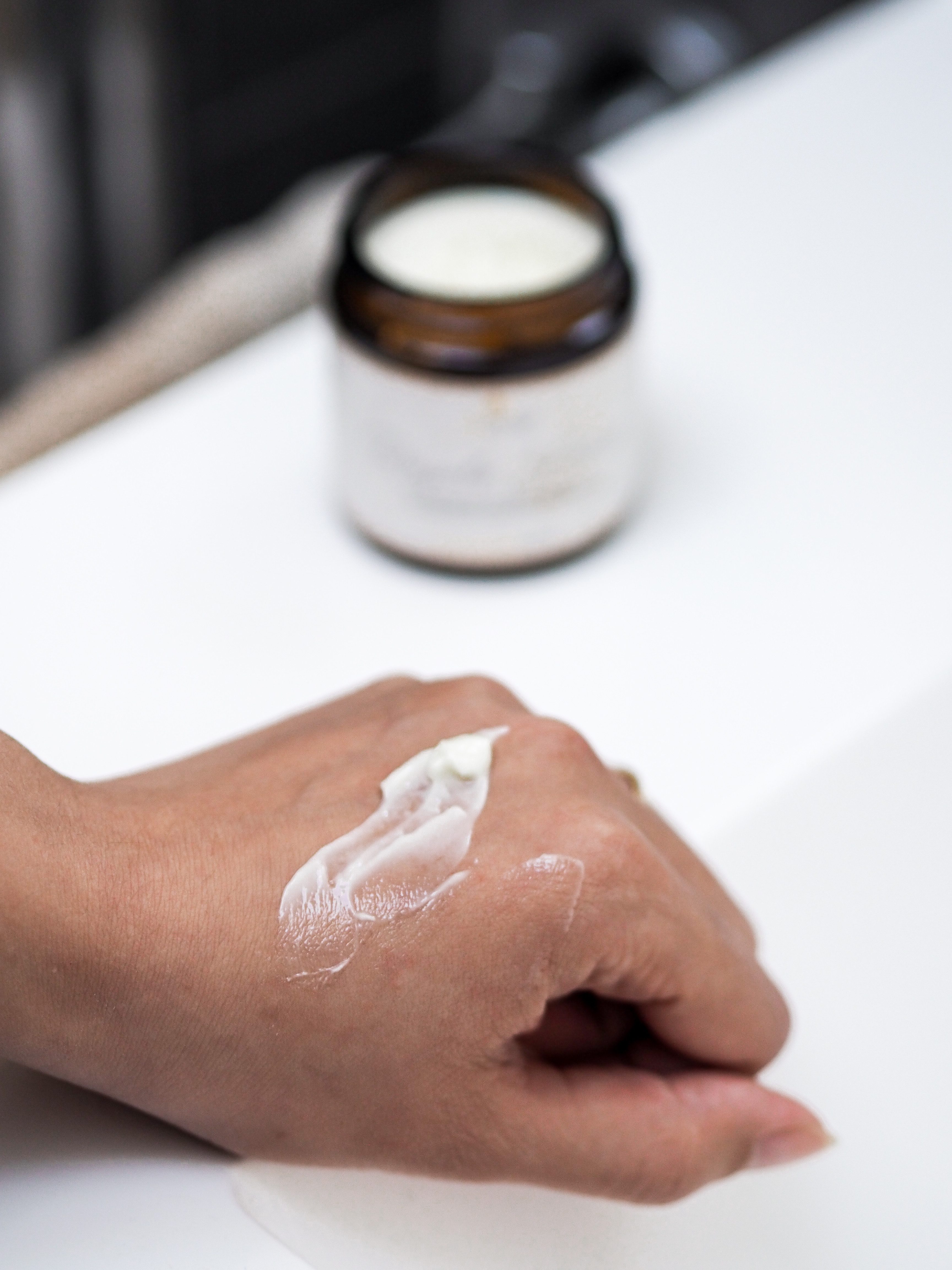 bedrop Körpercreme Royale Lotion mit Gelée Royale, Sheabutter und Manuka Honig, für eine natürliche, feuchtigkeitsspendende Pflege