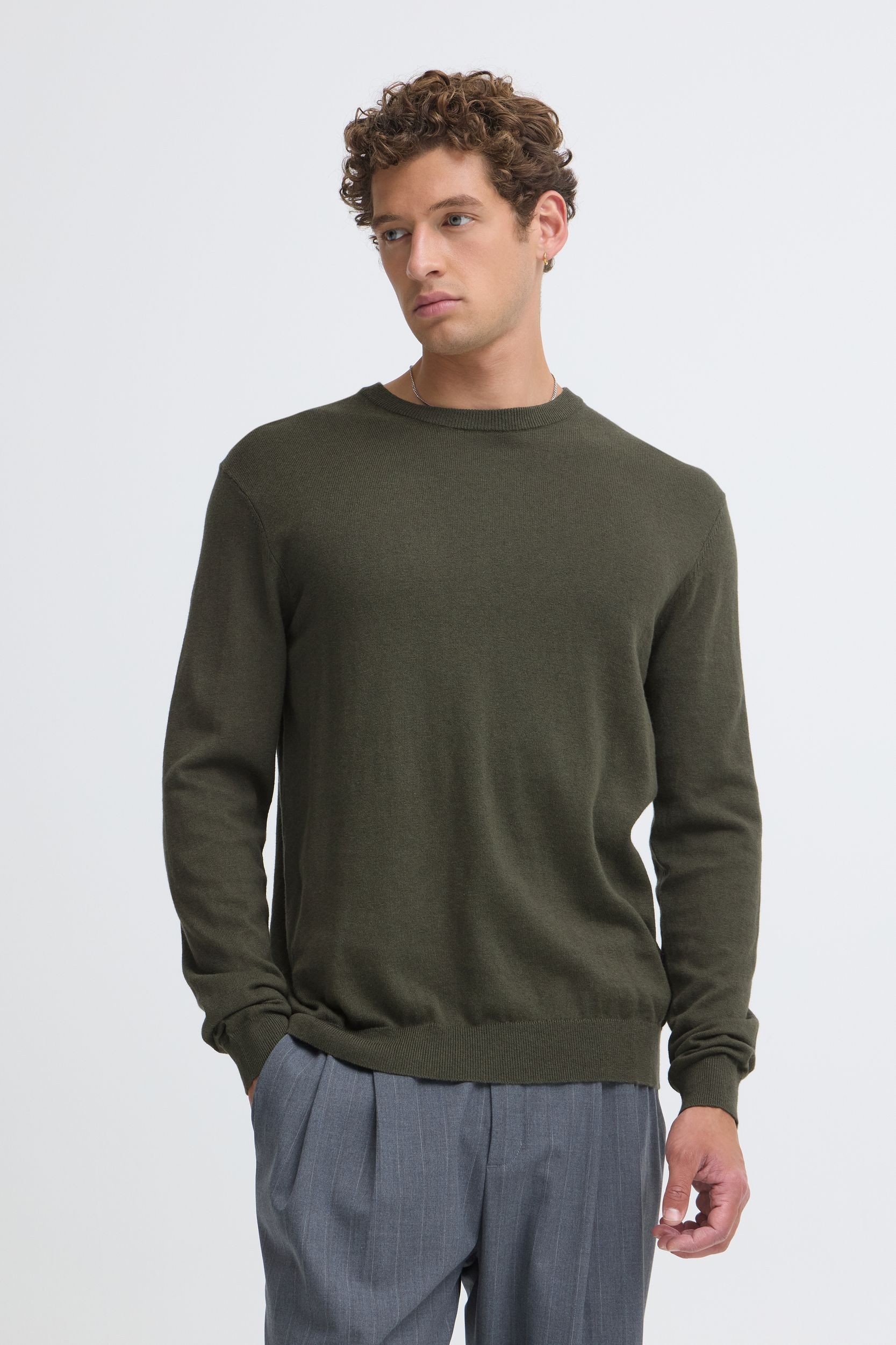 Casual Friday Strickpullover Einfarbiger Rundhals Langarm für Herren (1-tlg) Feinstrick, Regular Fit, Rundhals, gerippte Abschlüsse