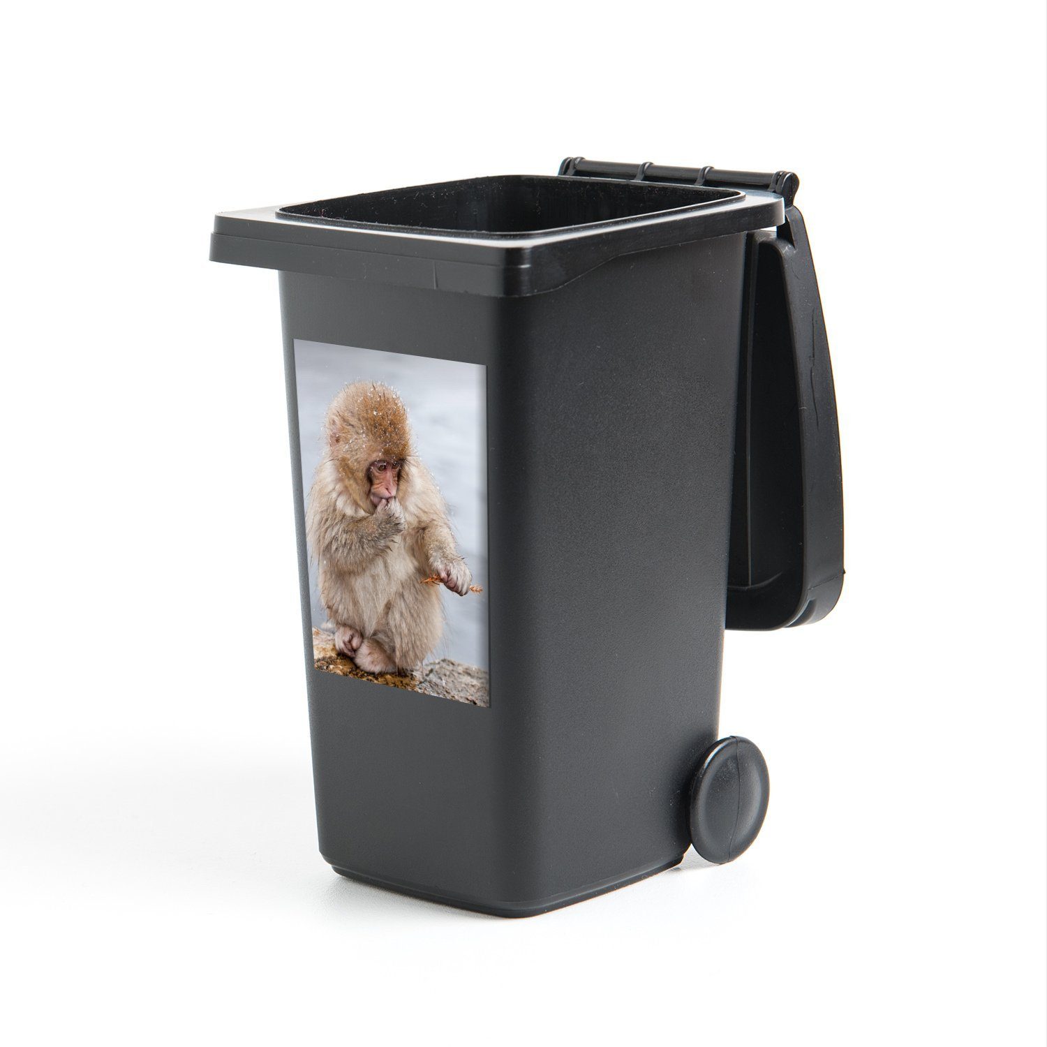 MuchoWow Wandsticker Baby-Affe Jungen Container, (1 Mülleimer-aufkleber, im Abfalbehälter Sticker, - St), Mülltonne, Schnee - Kinder Mädchen 
