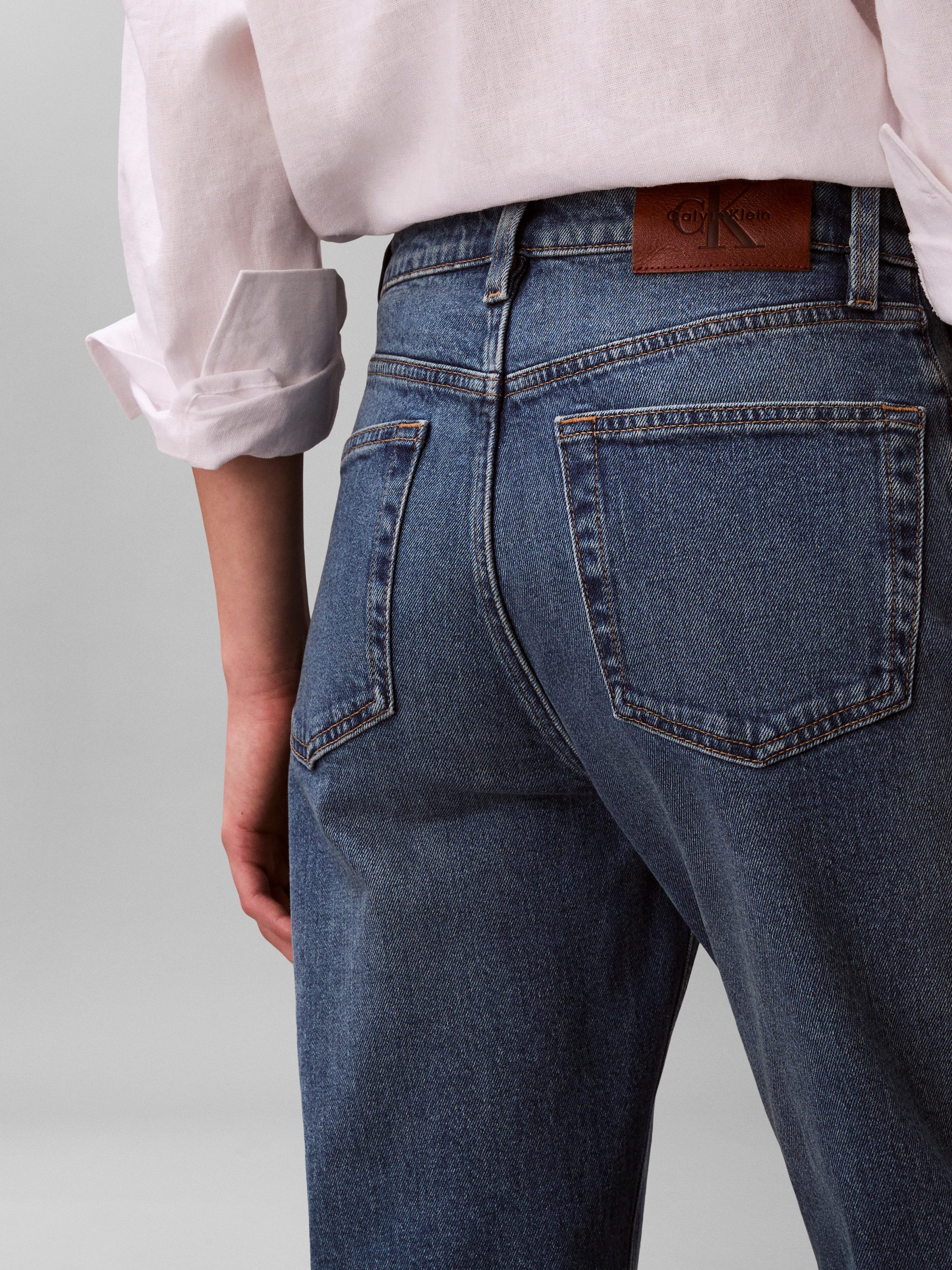 Calvin Klein Jeans High-waist-Jeans Regular fit mit high waist Passform – Bild 4 von 5
