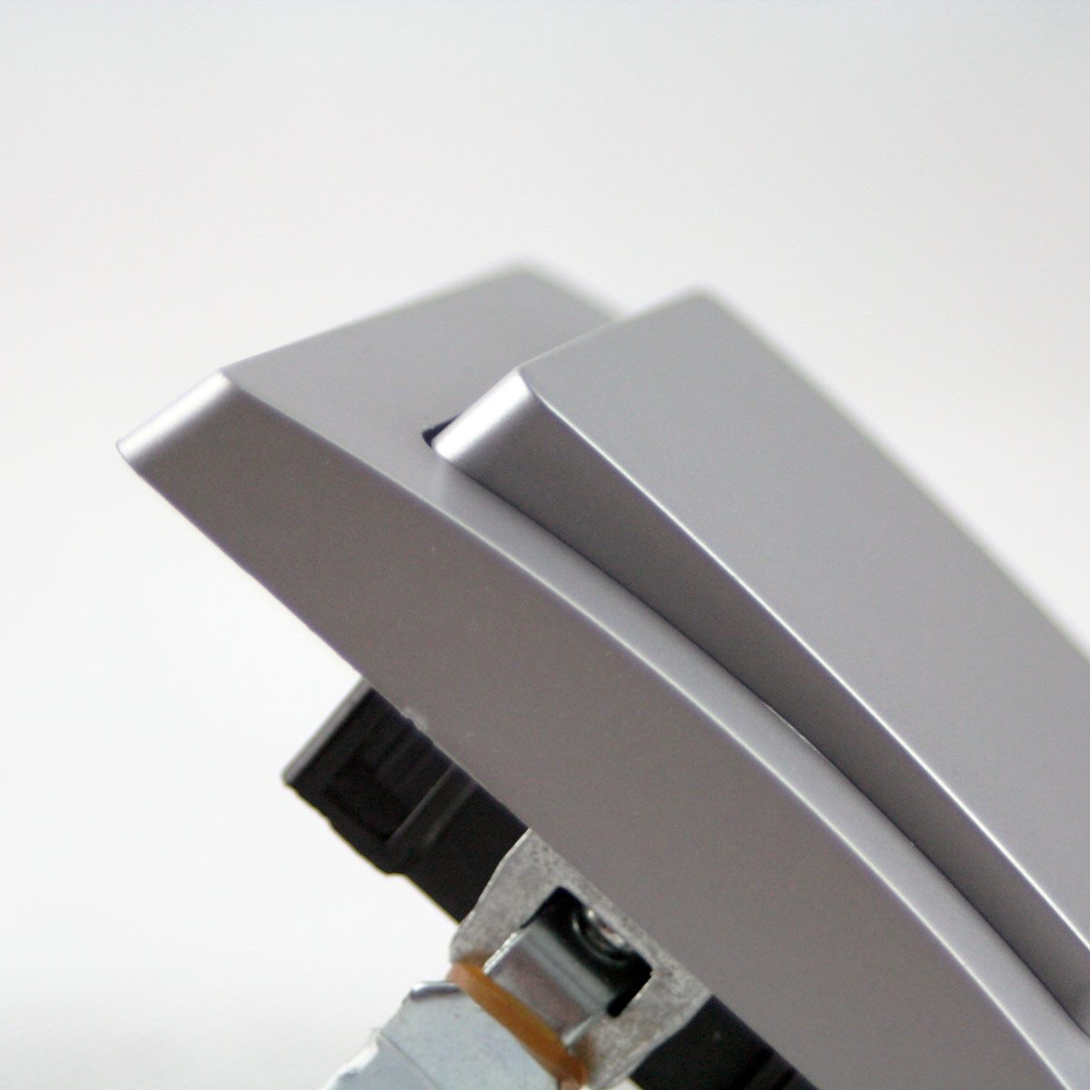 ChiliTec DELPHI Taster 250V~/ 10A, inkl. Rahmen, UP, silber Wandtaster