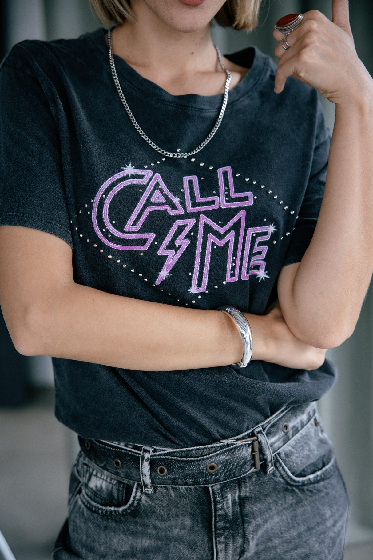 Freeman T. Porter Kurzarmshirt Suria Call Me - Bedrucktes T-Shirt mit Nieten - Shirt