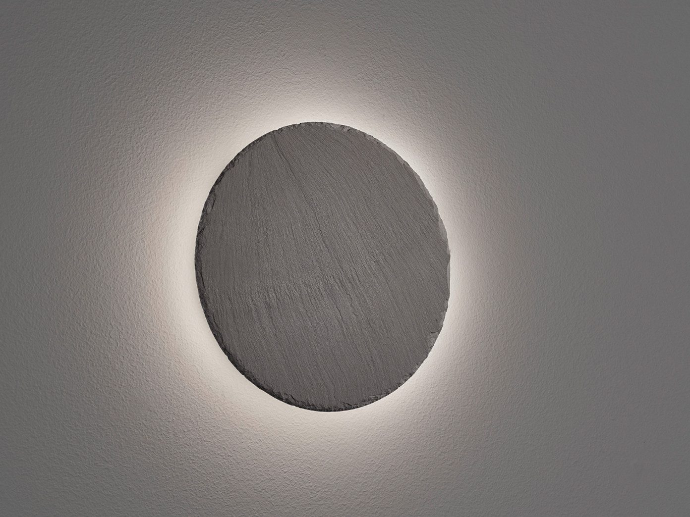 TRIO Leuchten LED Wandleuchte, Dimmfunktion Indirektes Licht, LED fest integriert, stufenweise dimmbar über Schalter, Warmweiß, Ausgefallene Wand-Beleuchtung indirekt innen, Natur-Stein flach Ø 20cm