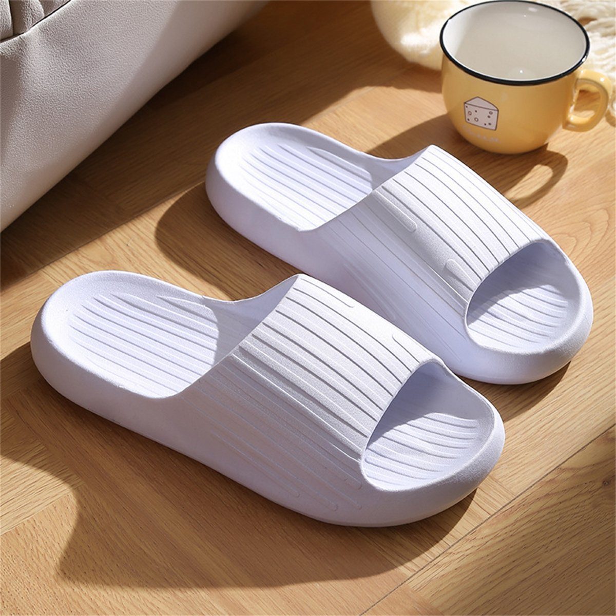 carefully selected Damen-Sandalen und Hausschuhe mit dickem Boden für den Innenbereich Badeschuh weiß