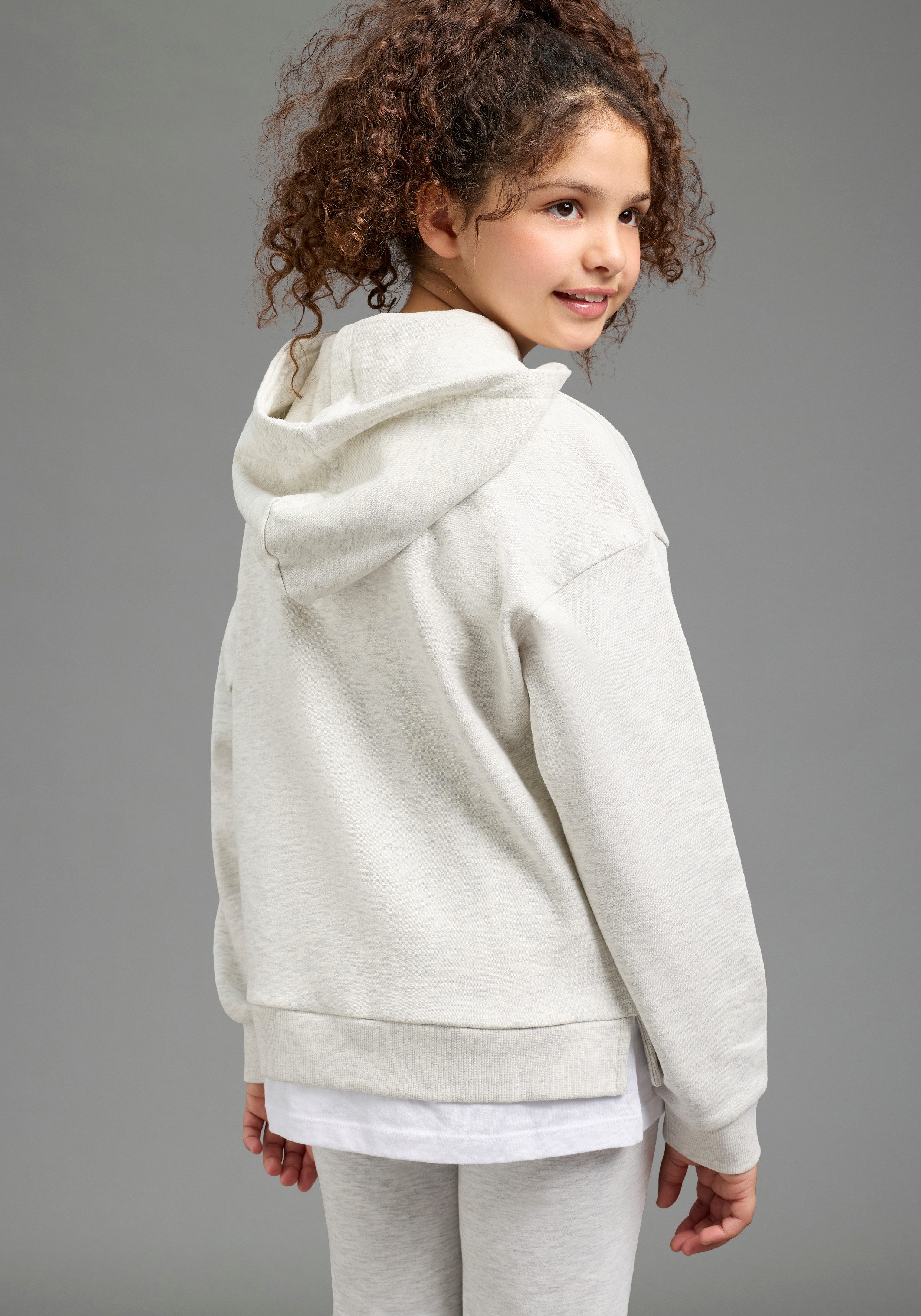 H.I.S Sweatshirt 2in1 look, Sweatshirts mit Logoprint mit Kapuze, mit Logodruck und Badge, hüftbedeckende Länge. € 26,99, (€ 26,99 pro 1 Stk).