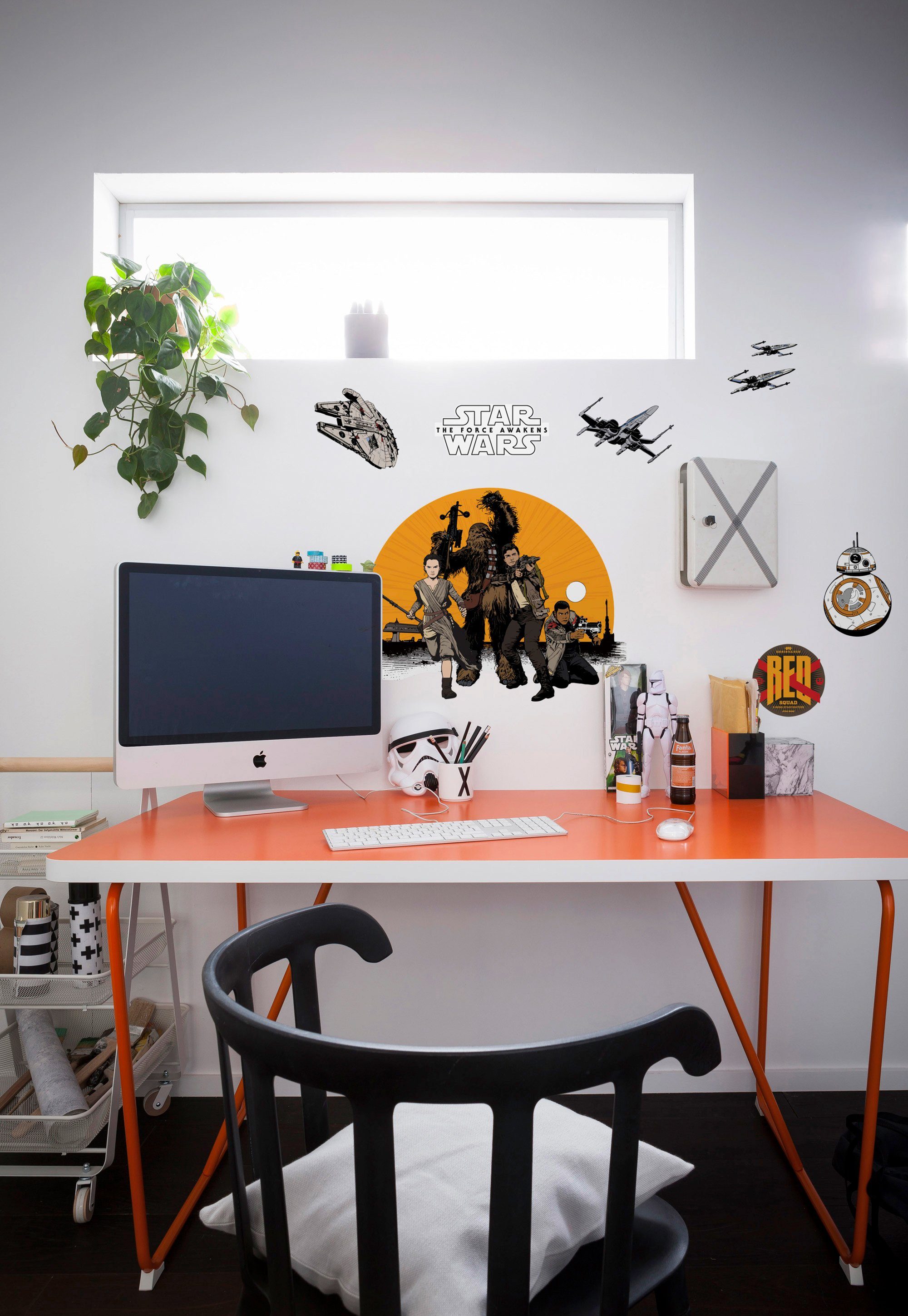 Komar Wandtattoo Star Wars Resistance - Größe 50 x 70 cm (8 St), selbstklebend, Wandsticker, Kinderzimmer