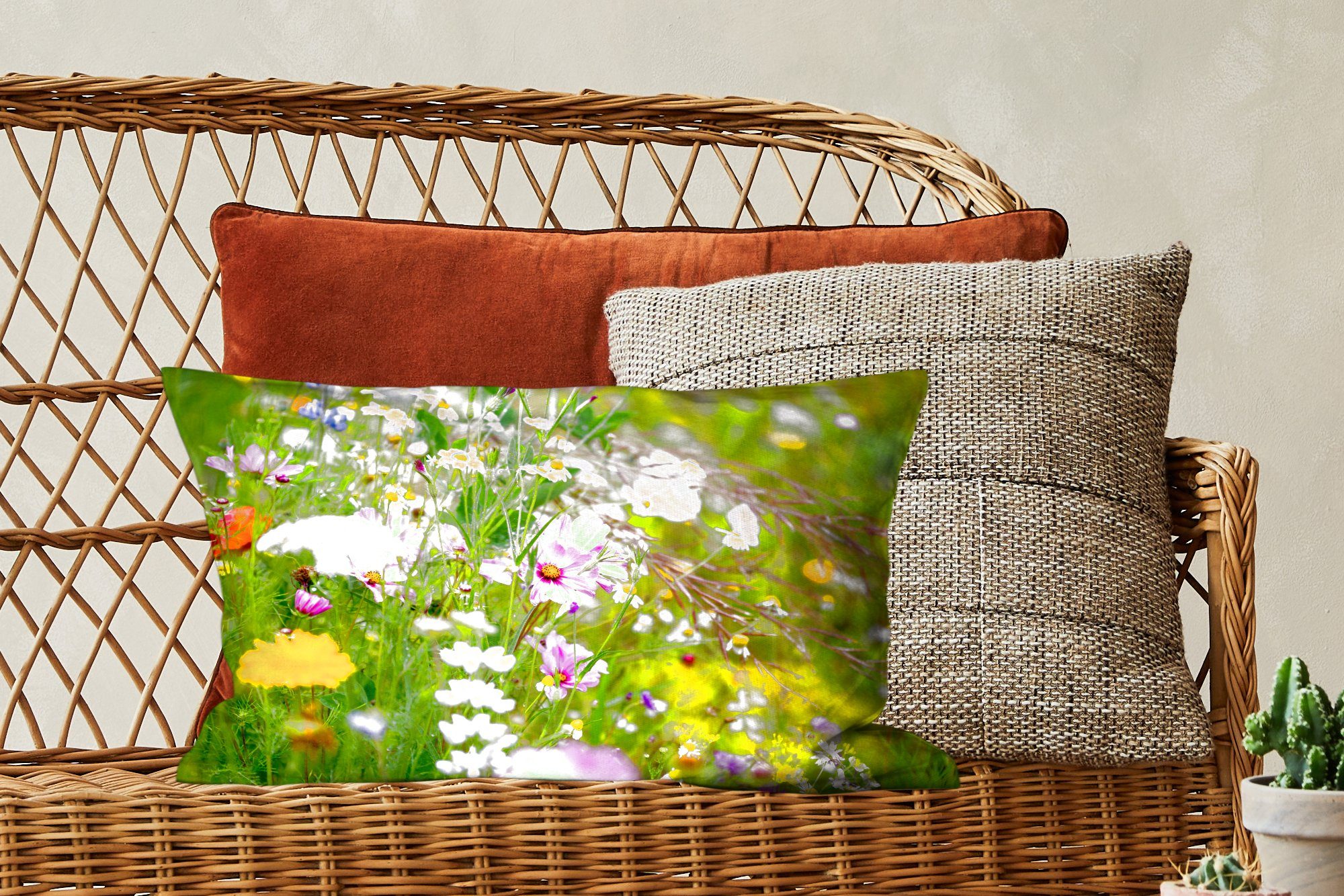 - Wohzimmer MuchoWow Lila Dekokissen Dekoration, - Weiß, Gras - - Natur Zierkissen, Grün Füllung, Schlafzimmer Dekokissen mit - Blumen