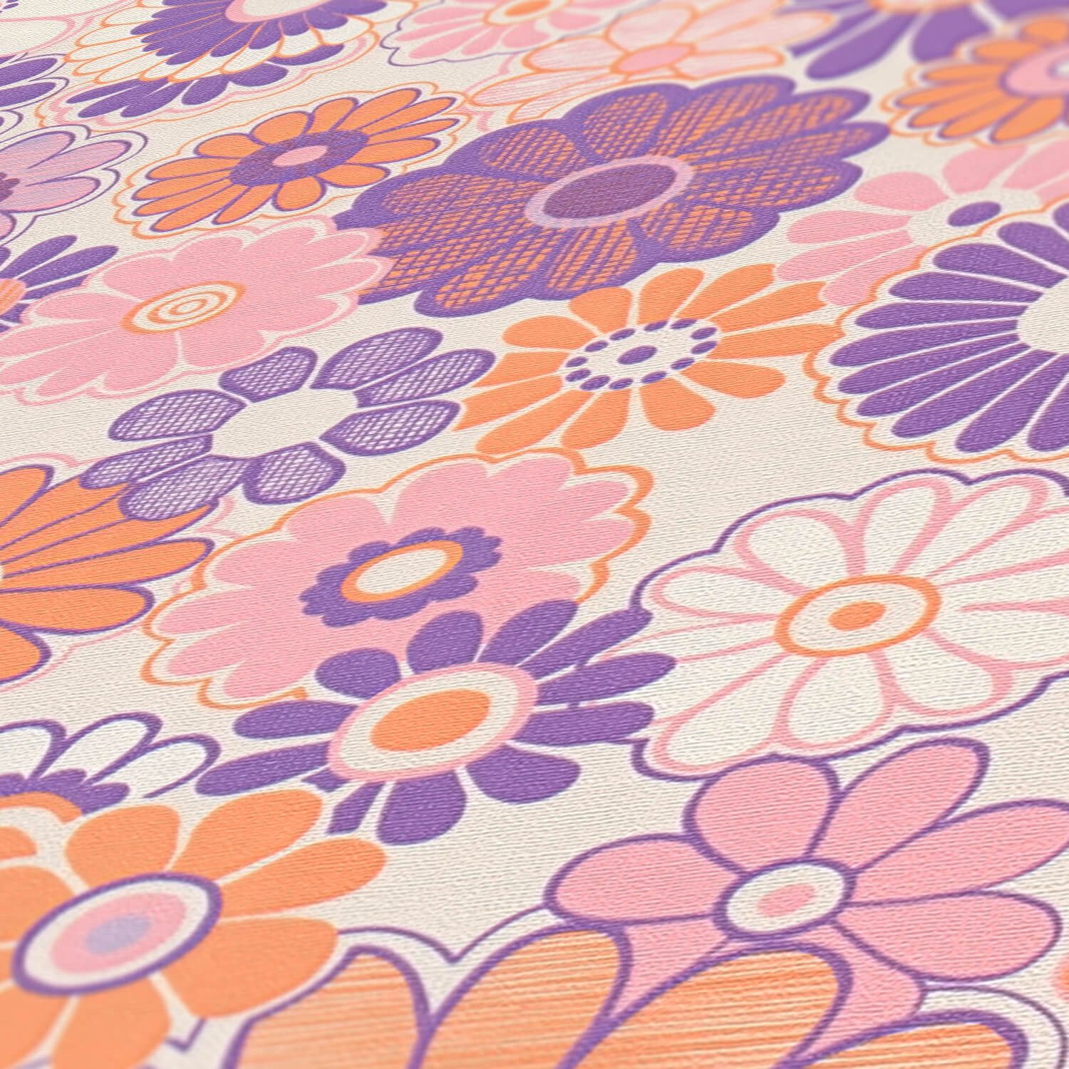 Profhome Vliestapete 395351-GU Retro Tapete Blumen matt lila orange-braun creme-weiß, geprägt, (1 Rolle, 4,51 qm), heißgeprägte Vliestapete, flieder