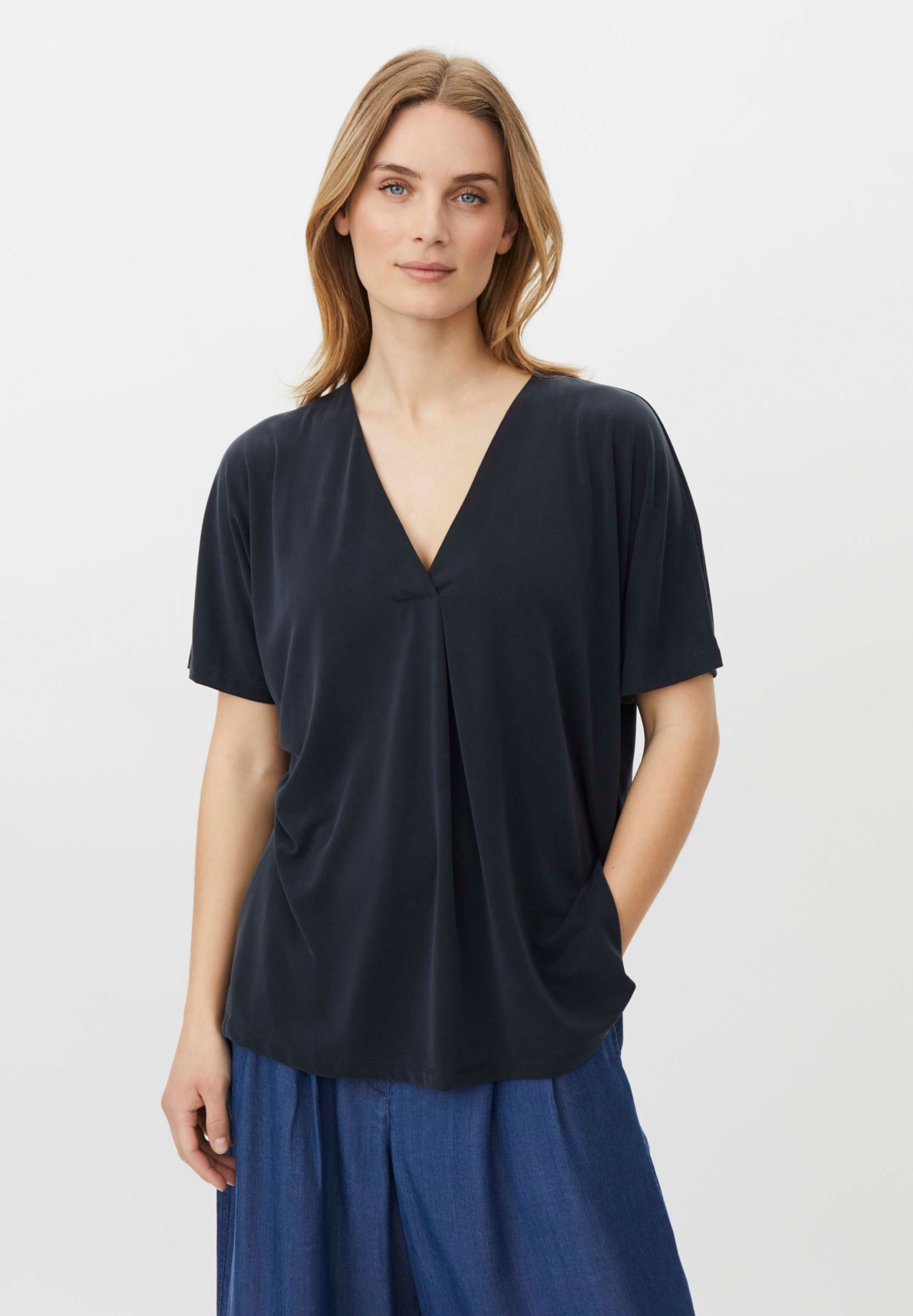 Masai Kurzarmshirt MaBianna Top mit glatter Oberfläche