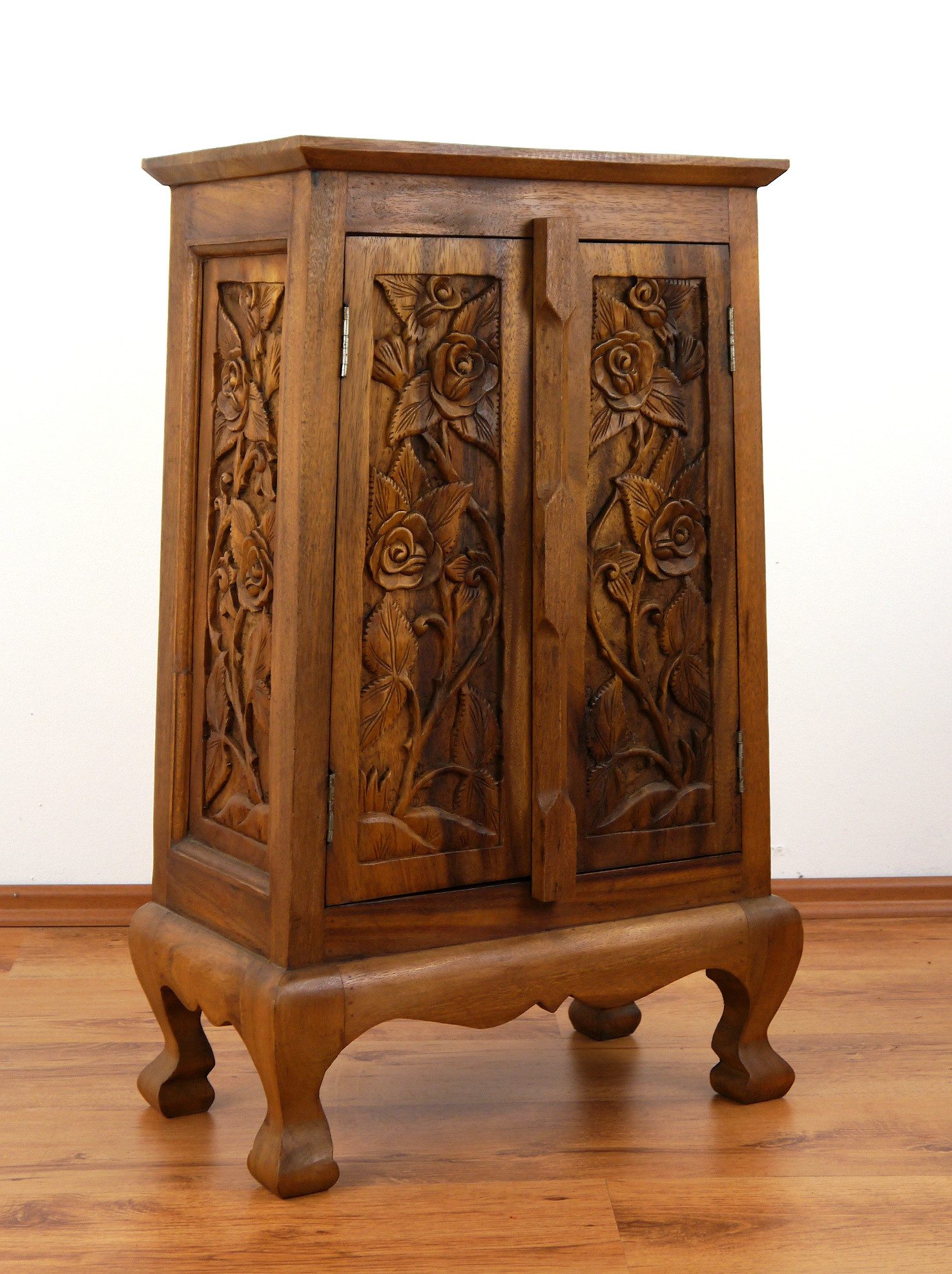 livasia Midischrank mit Rosenschnitzerei, handgefertigt, Akazienholz, 50x28x80cm