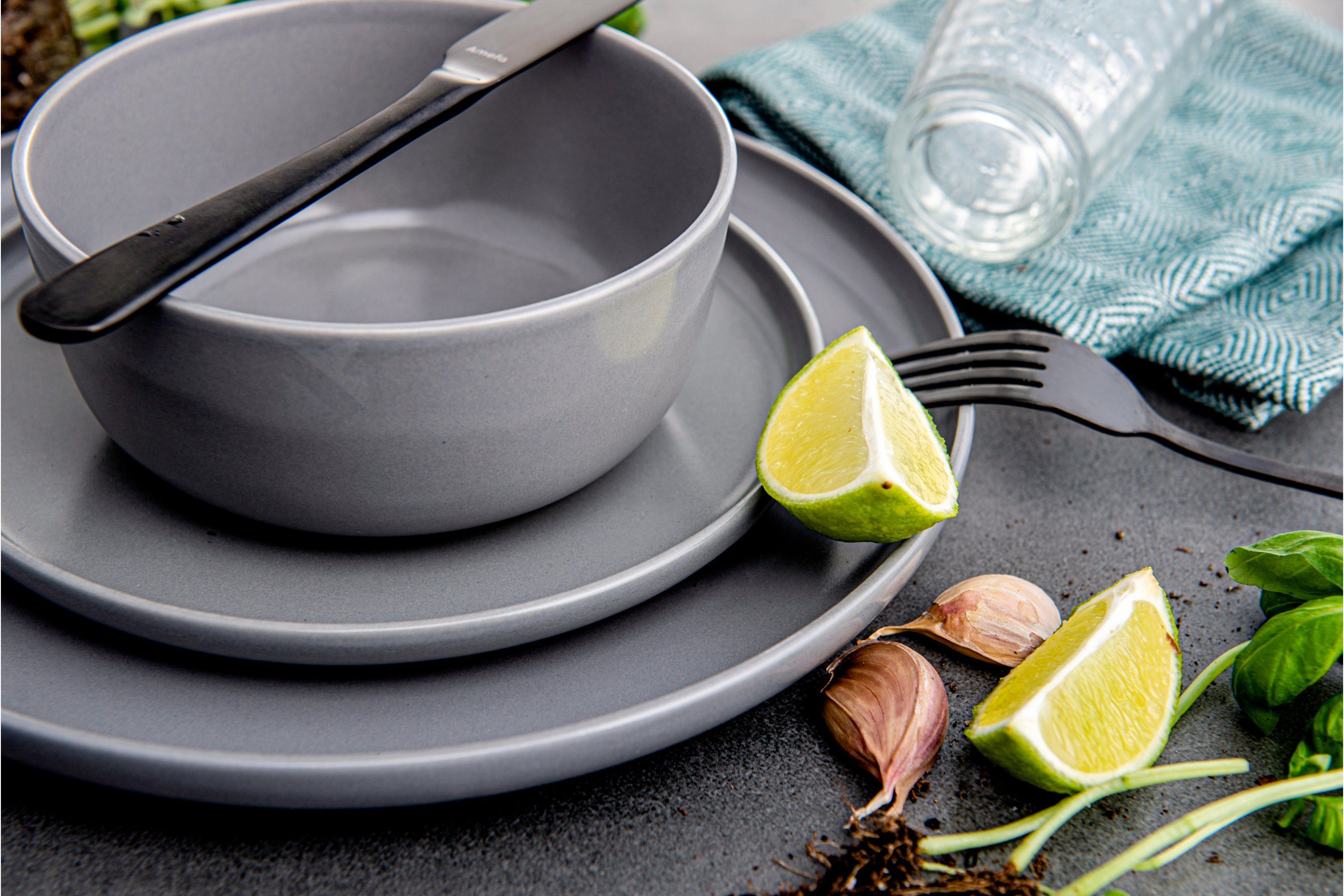 KONSIMO® Kombiservice VICTO Geschirrset hergestellt in der EU (24-tlg), 6 Personen, Steingut, spülmaschinengeeignet, mikrowellengeeignet, matt