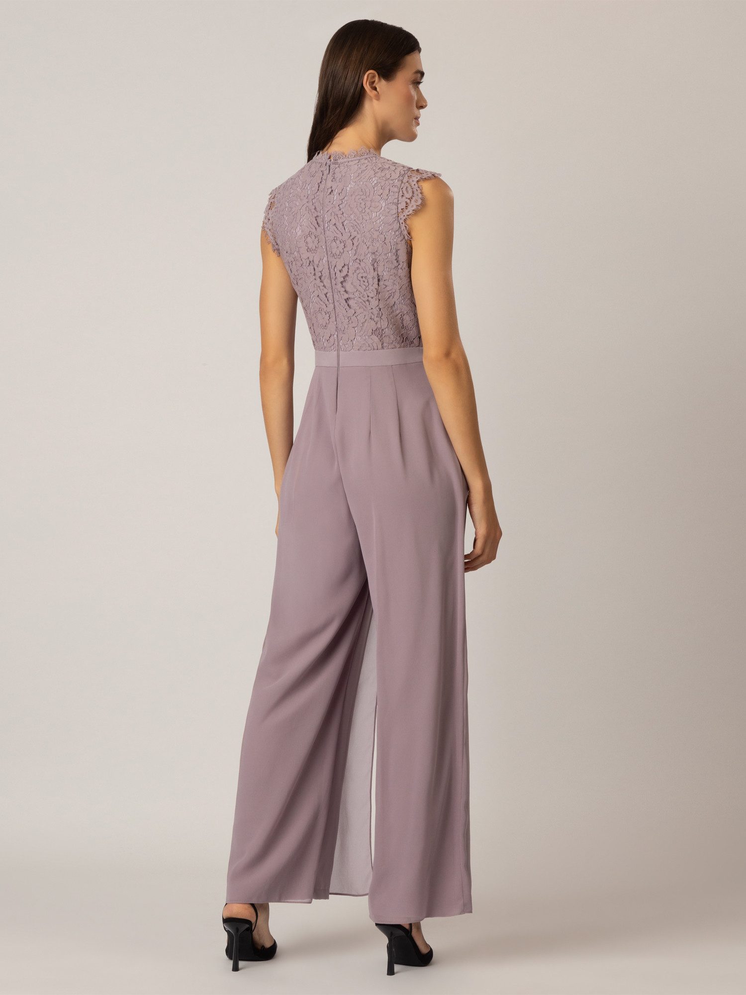 Apart Jumpsuit mit Spitzenoberteil