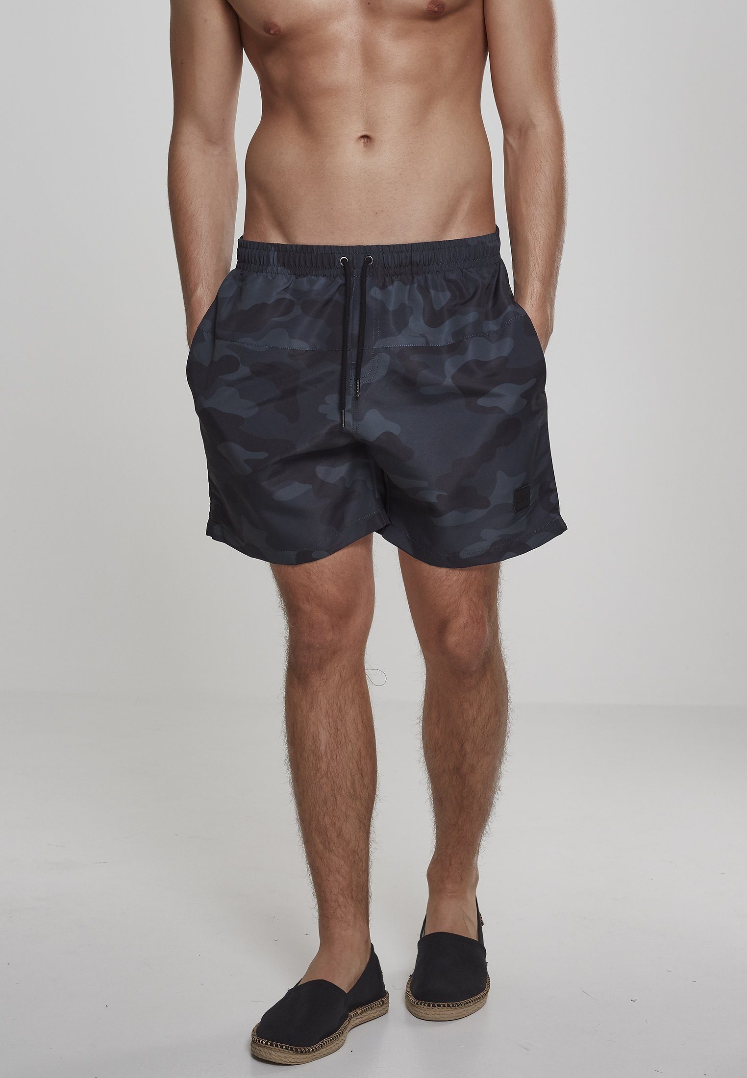 URBAN CLASSICS Badeshorts Herren Camo Swim Shorts darkcamo