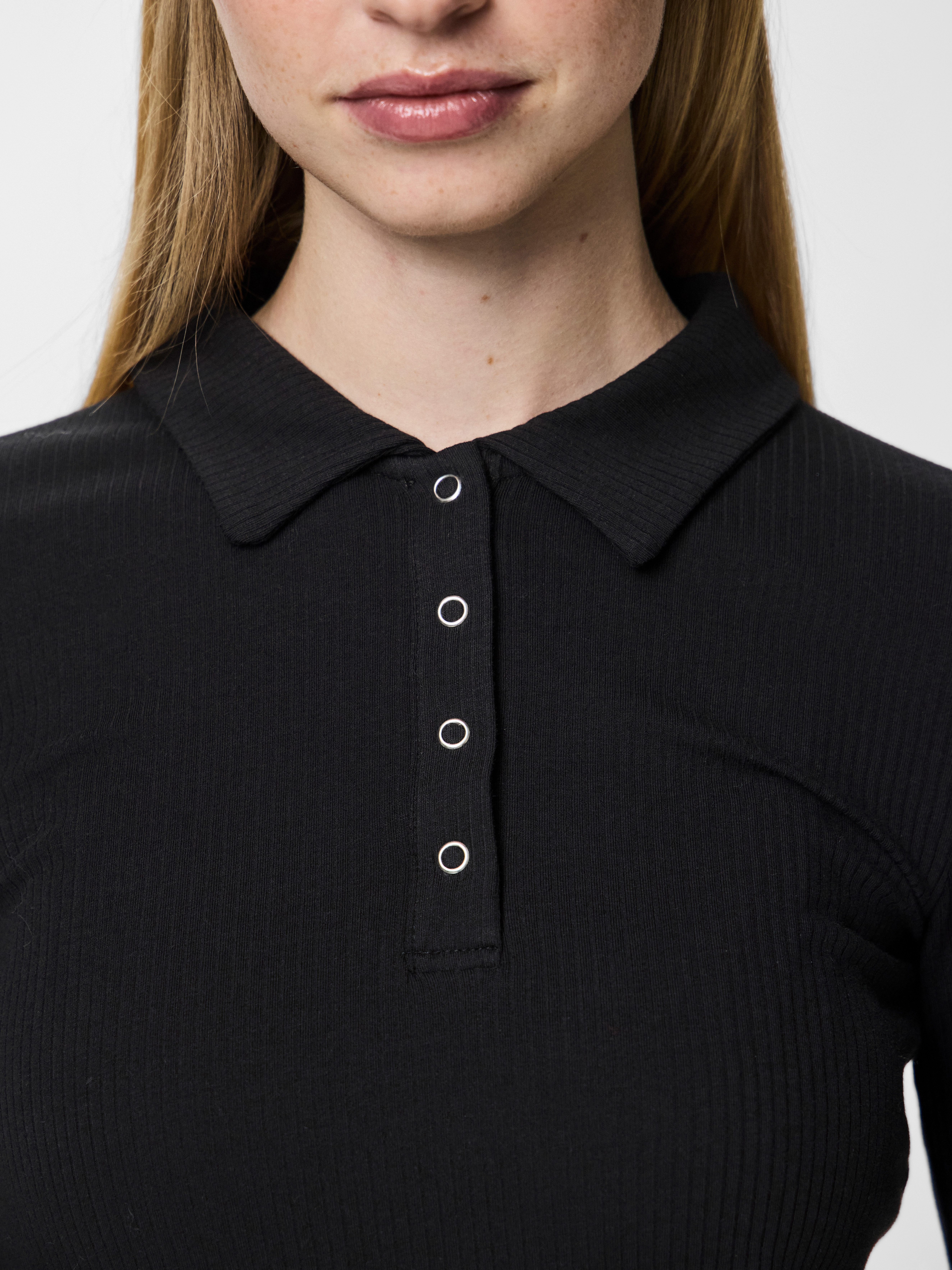 pieces Langarm-Poloshirt PCKITTE LS POLO TOP JRS NOOS mit gerippter Struktur