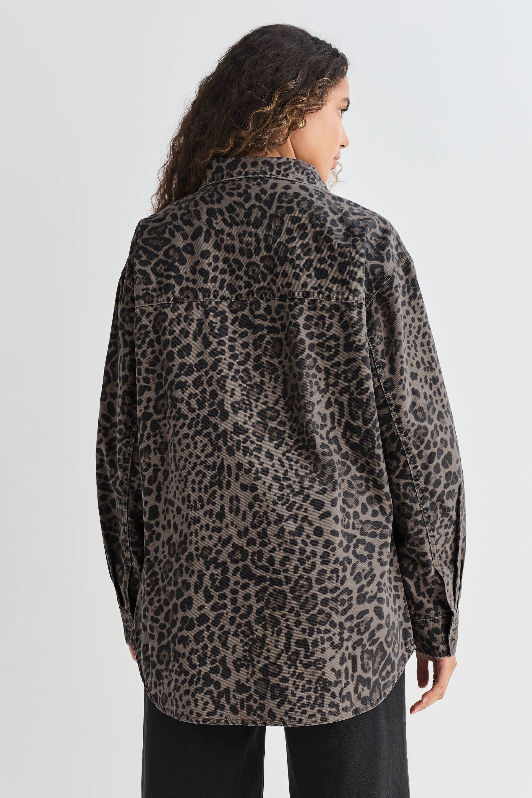 Next Jeanshemd Oversize-Denimhemd aus 100 % Baumwolle – Petite (1-tlg) günstig online kaufen