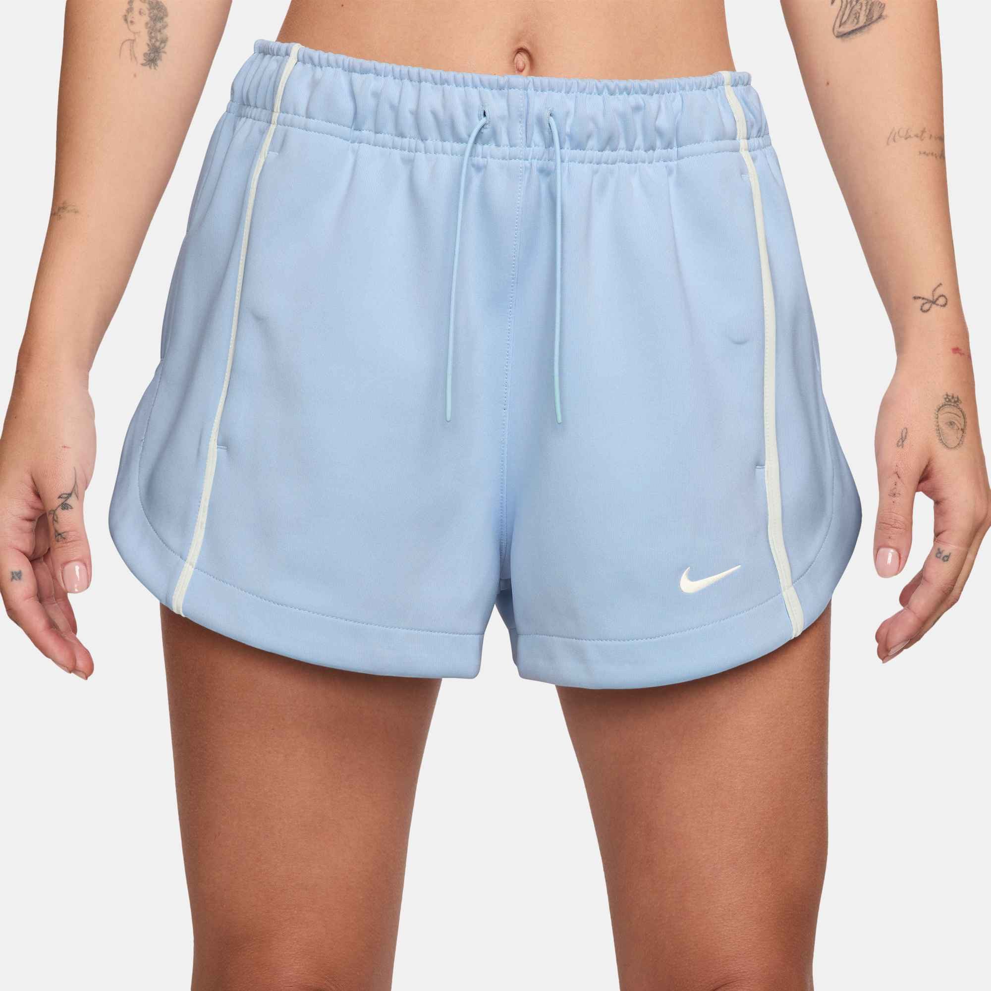 Nike Sportswear Shorts W NSW NK WR PLY KNT MR 2" SHRT sportlicher Stil, für den Alltag geeignet, mit mittelhohem Bund