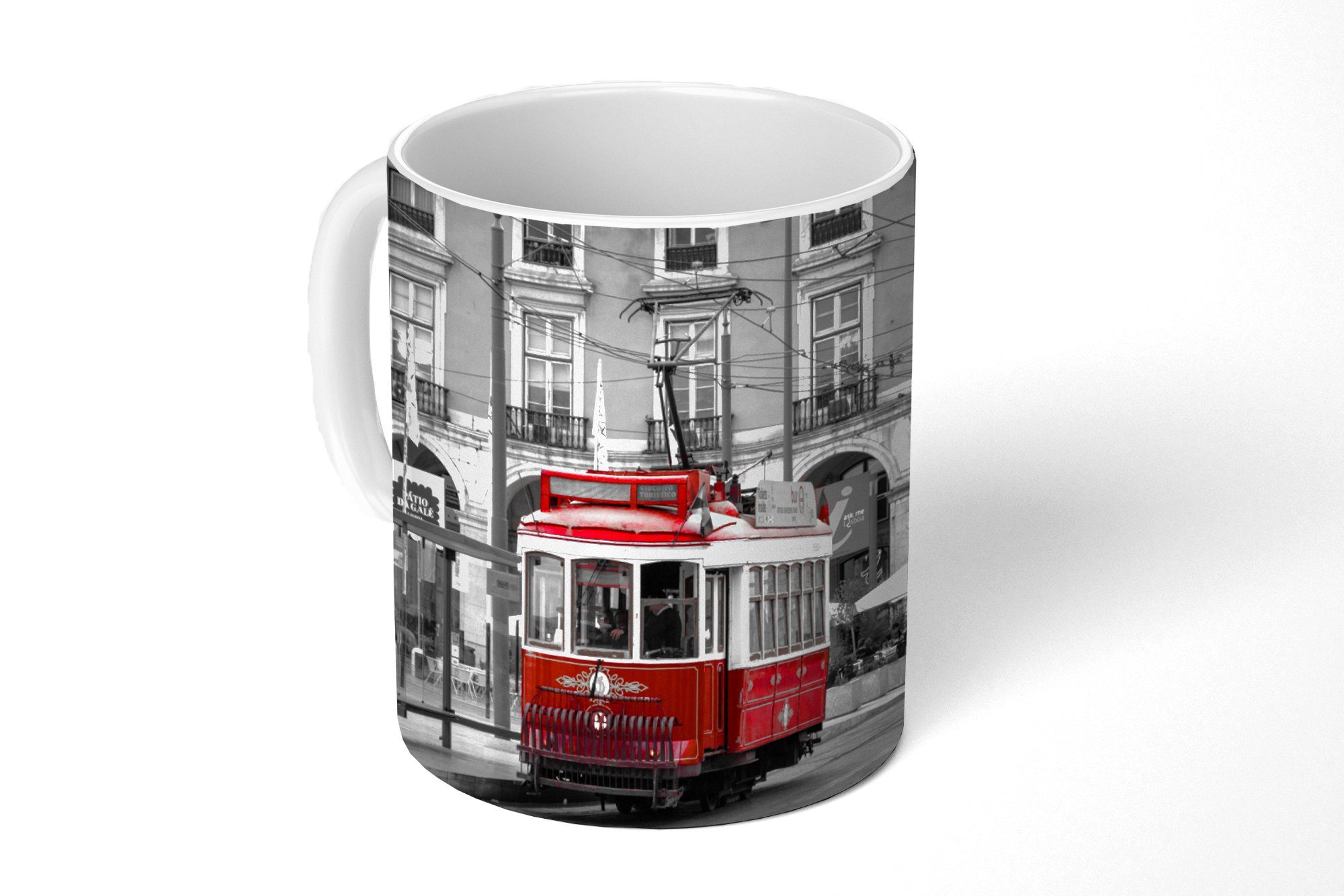 MuchoWow Tasse Schwarz-Weiß-Foto mit Keramik, roten Kaffeetassen, einer Straßenbahn, Teetasse, Becher, Teetasse, Geschenk