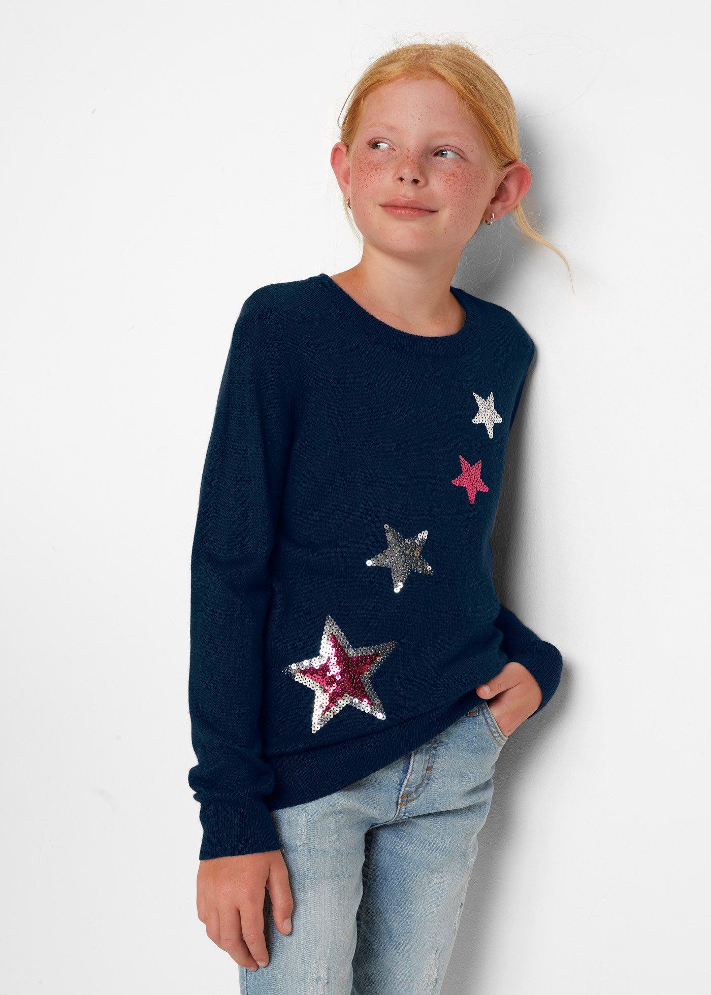 bonprix Strickpullover Feinstrick, mit Rundhalsausschnitt, regular fit, Paillettenapplikation. € 17,99