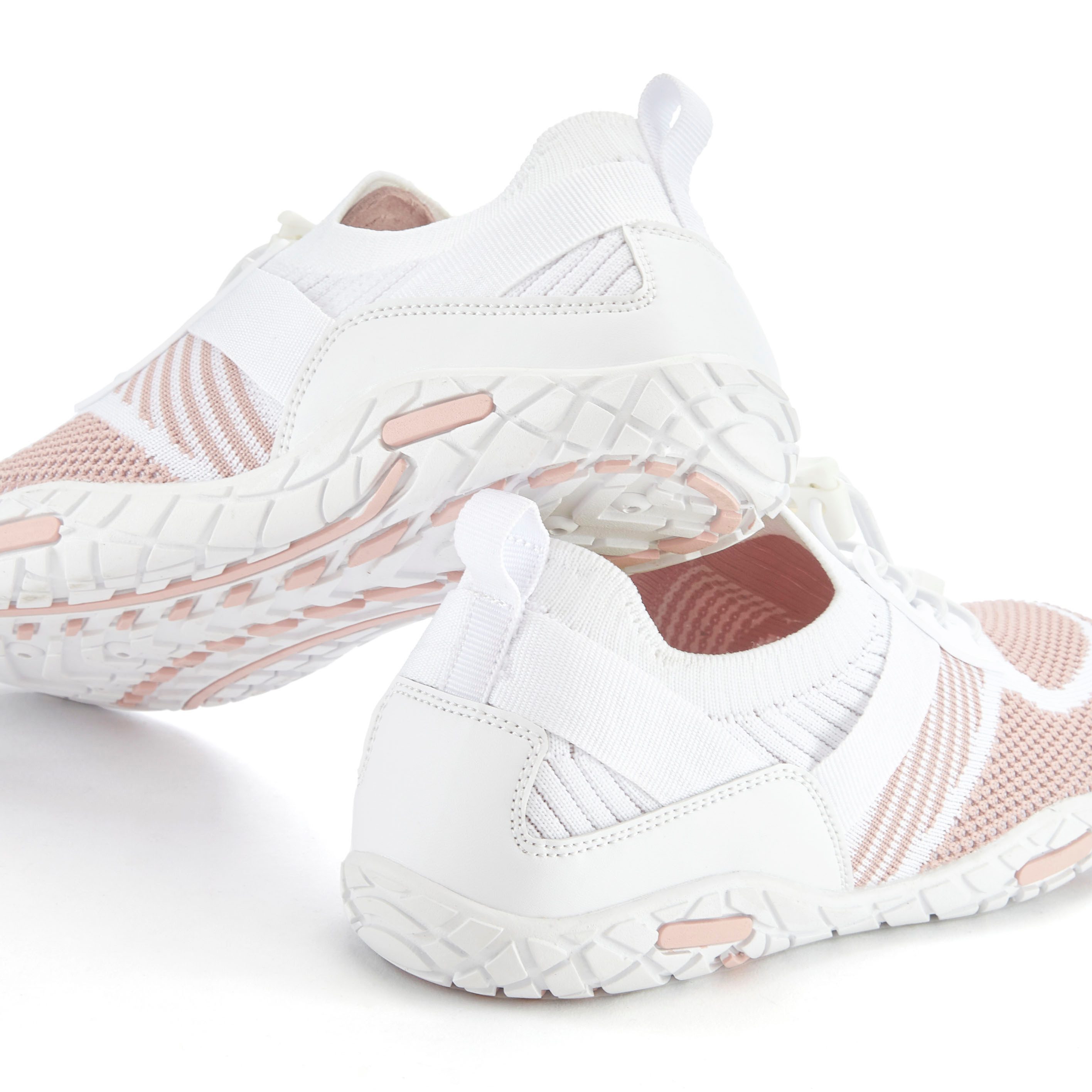 LASCANA Slip-On-Sneaker, Sommer Sneaker, Sneaker Freizeitschuh, Halbschuh superleicht, flache flexible Sohle VEGAN