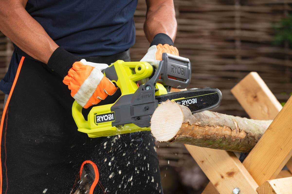 Thumbnail - Ryobi Akku-Kettensäge Akku-Kettensäge Compact ONE+ 18 V, Motorsäge ohne Akku und Ladegerät, 20,00 cm Schwertlänge, Leich...