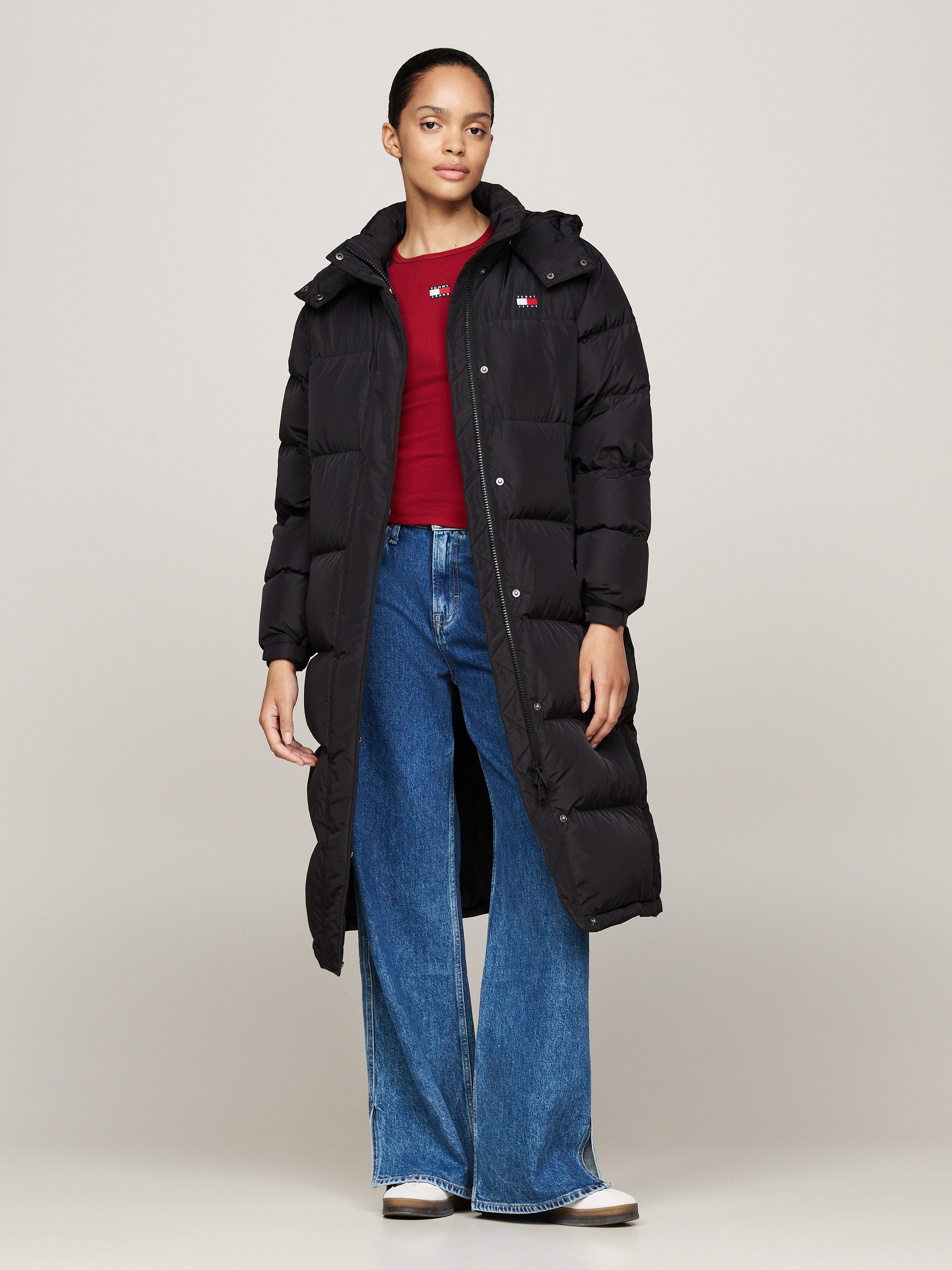 Tommy Jeans Steppmantel TJW ALASKA LONG PUFFER EXT mit seitlichen Schlitzen mit Druckknopfverschluss