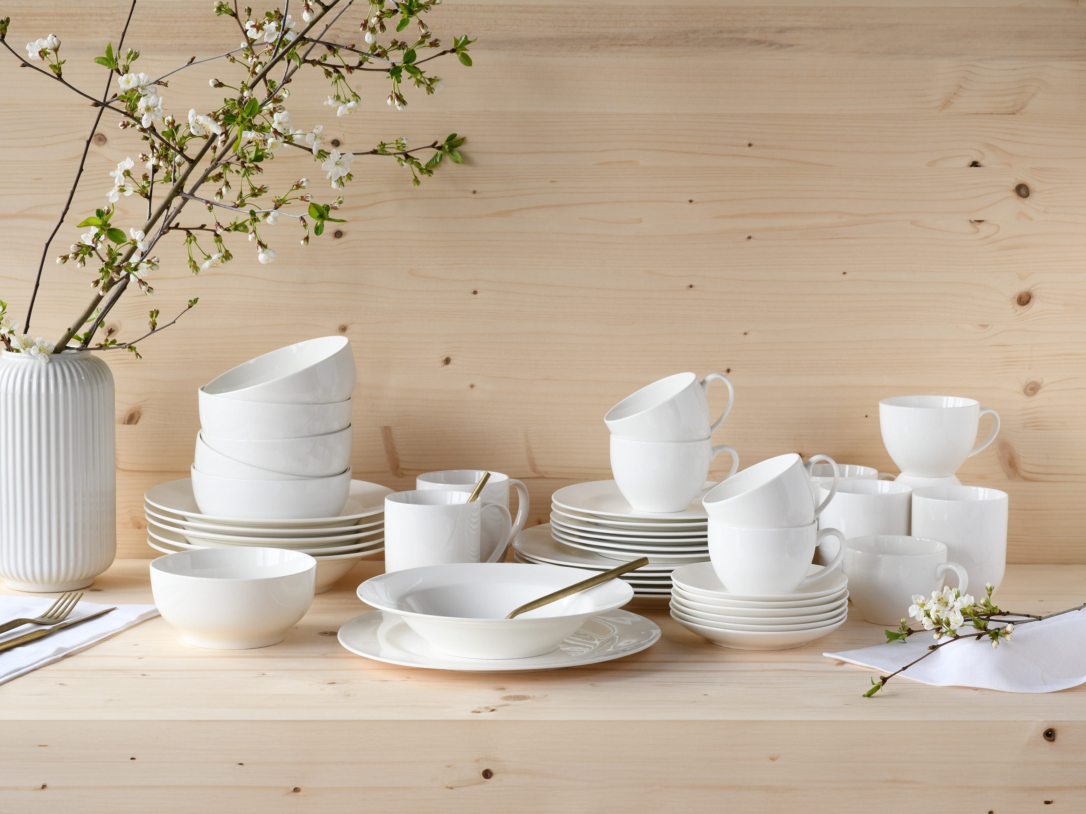 CreaTable Kombiservice Fleur Royal, Kombi-Service 42-tlg (42-tlg), 6 Personen, Porzellan, Traditionelle Fahnenform
